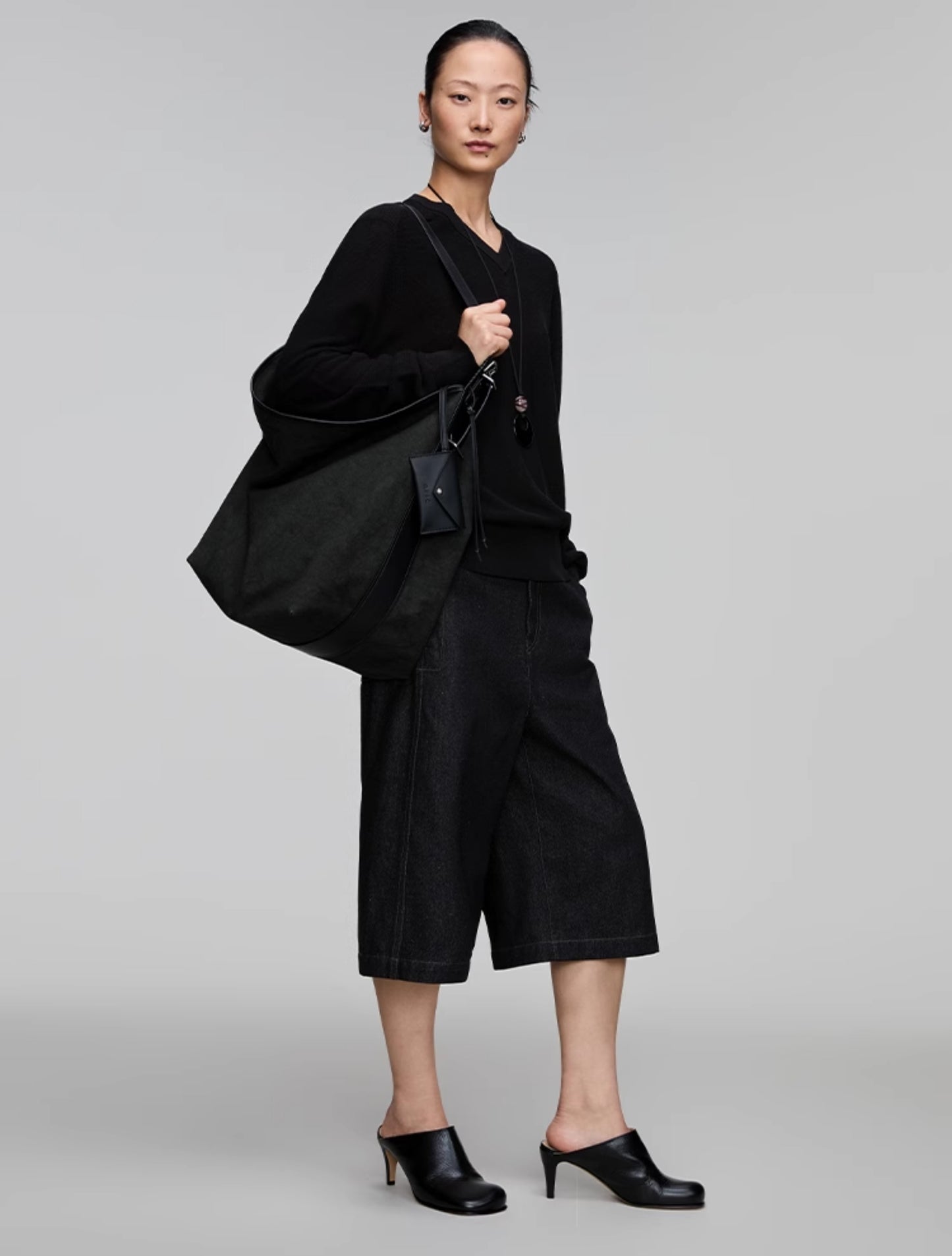 V-neck loose casual knit