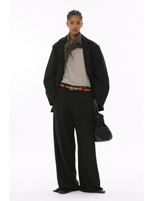 Three-dimensional silhouette, black casual suit