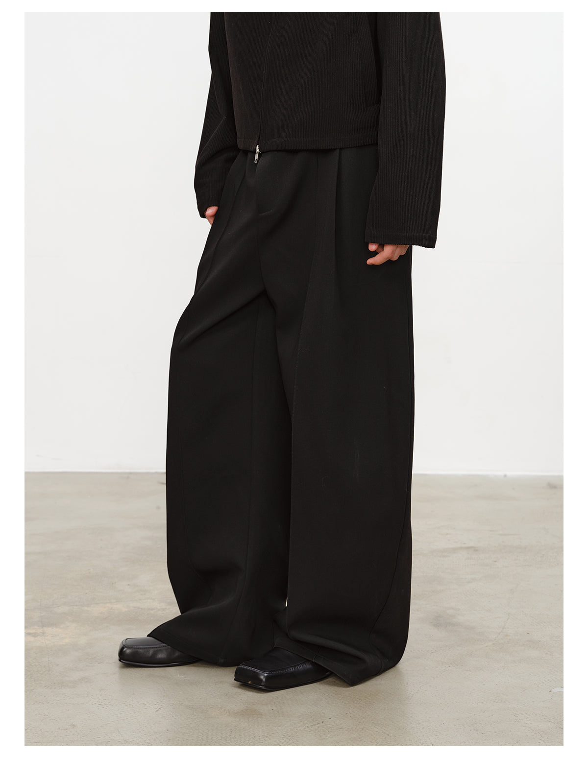 Mid-Rise Pleated Casual Pants