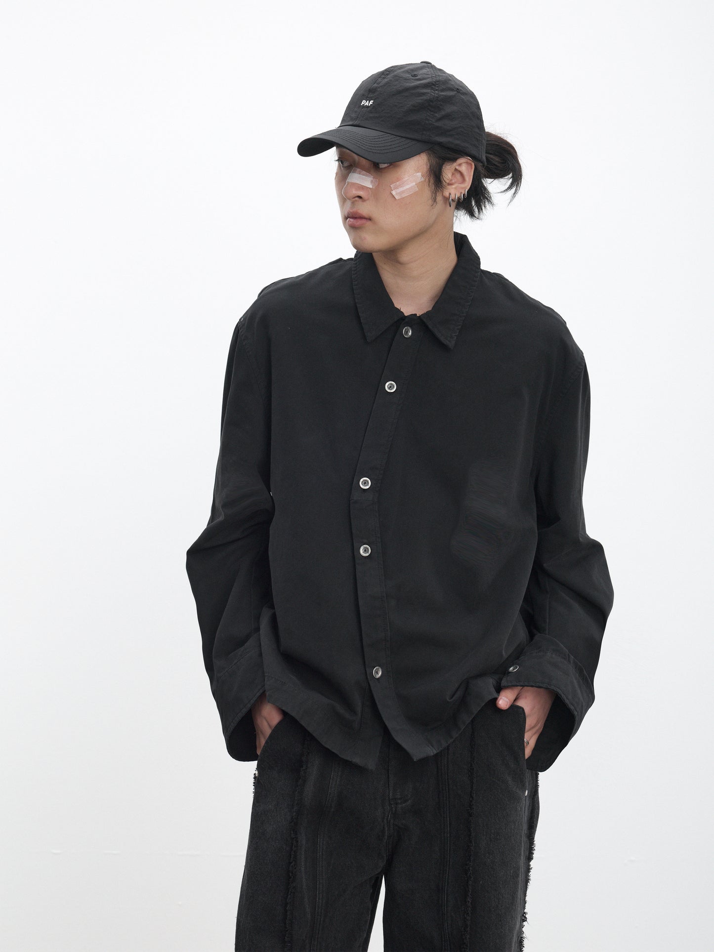 アシンメトリーボタンダウンシャツ