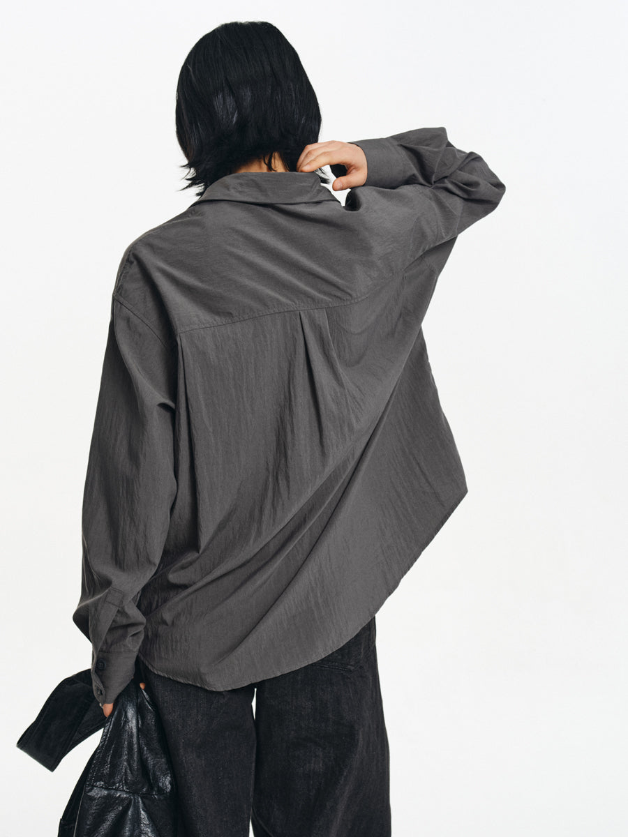 Smooth feel pleated shirt