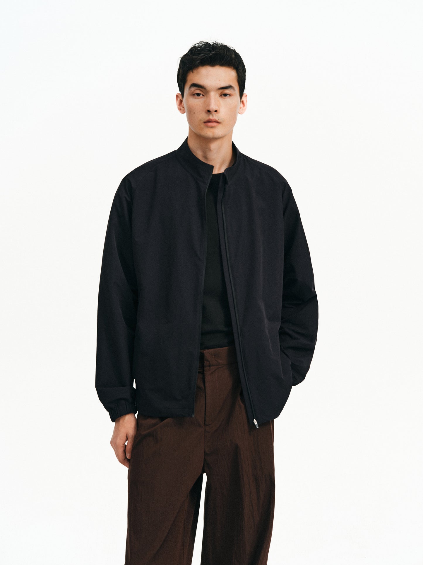 Water-repellent lightweight jacket