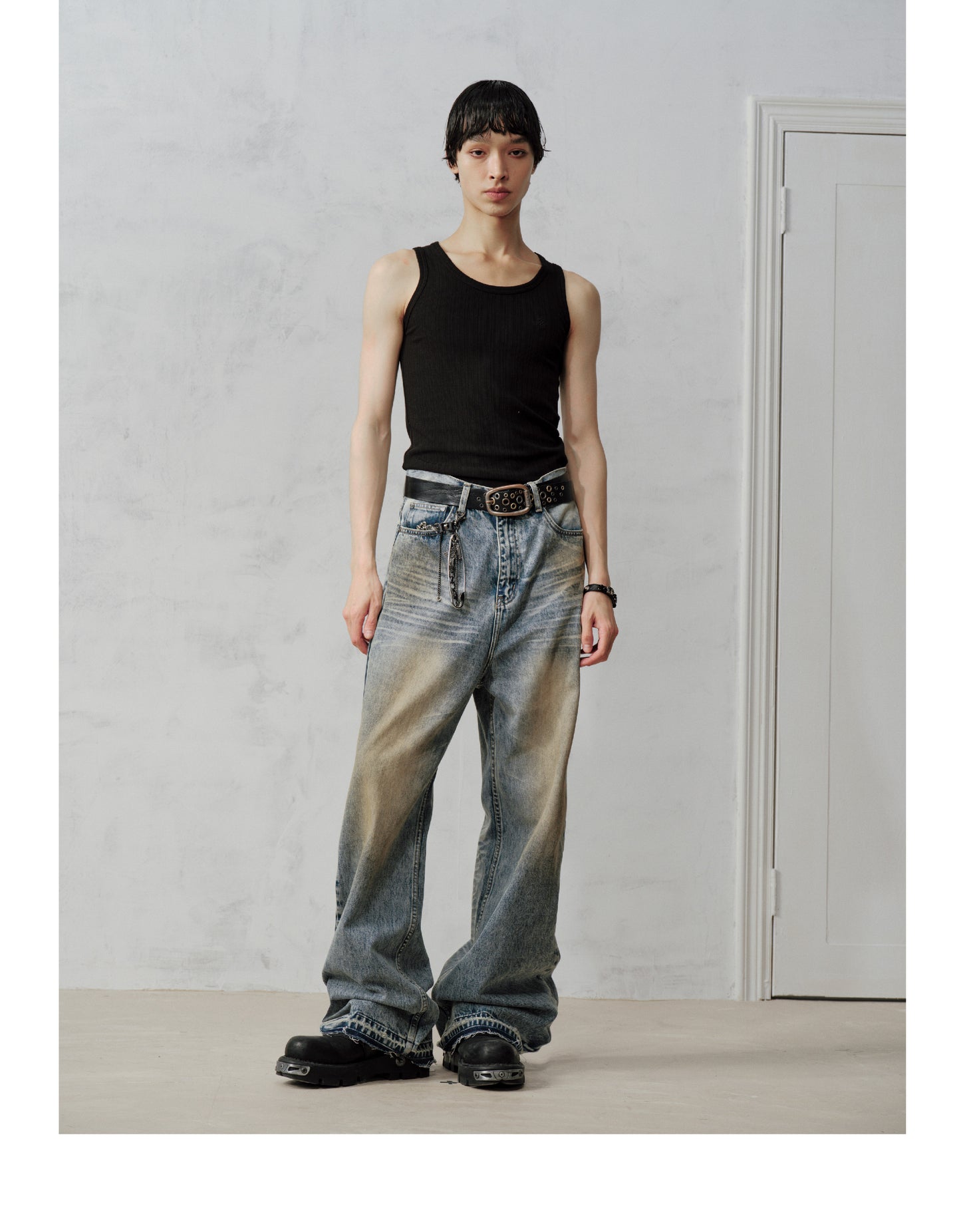 Loose-fit straight-leg washed jeans