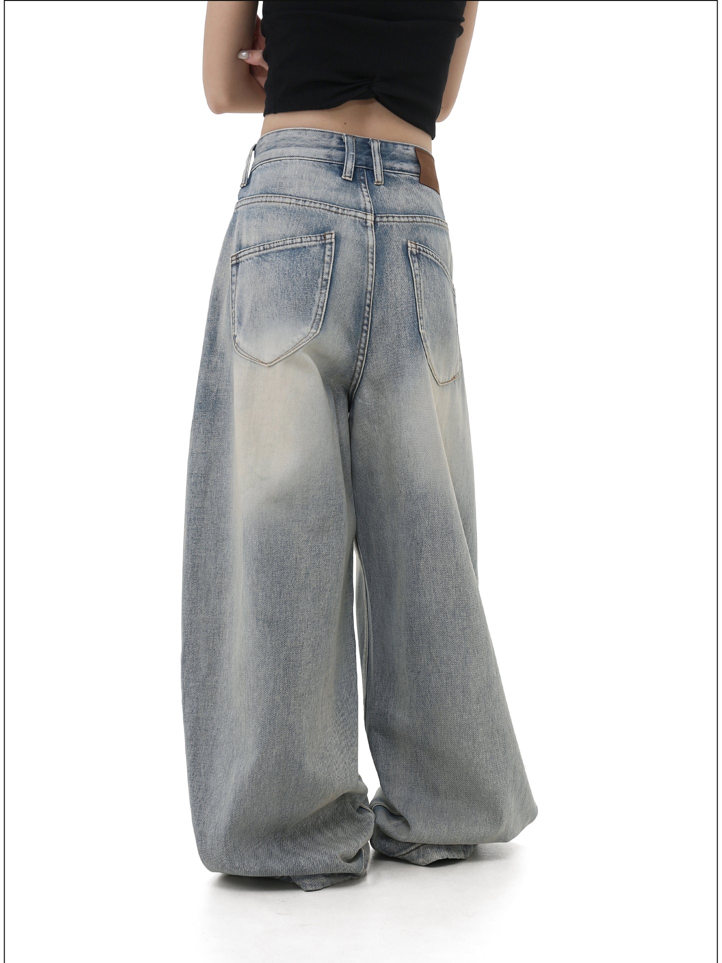 Pleated Design Jeans