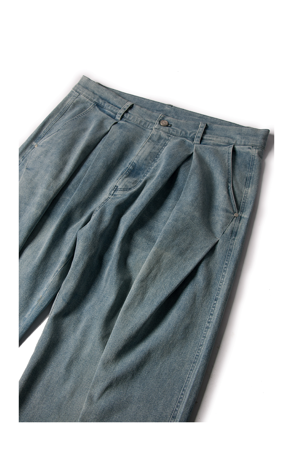 Leg Pleats Washed Jeans