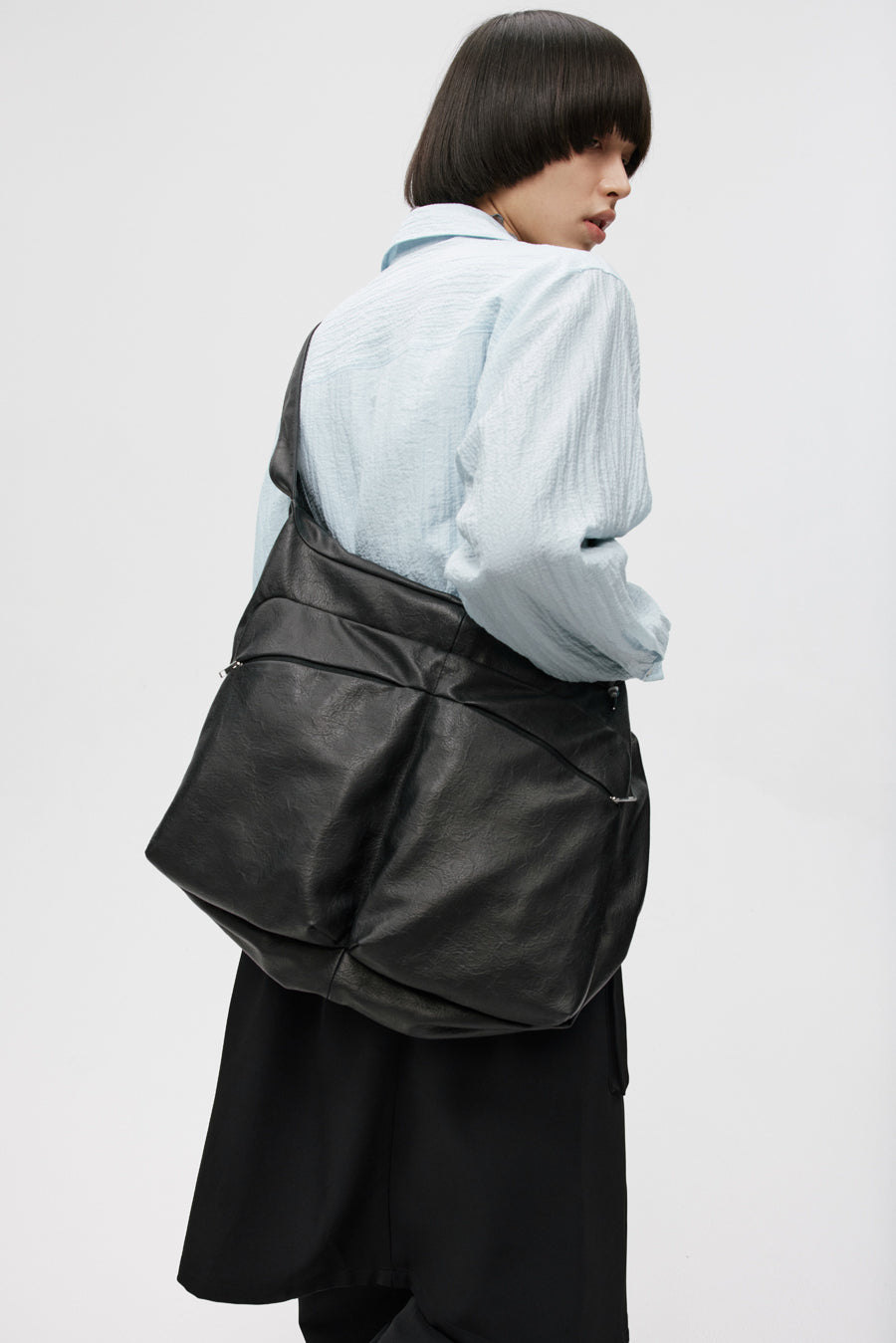 Leather shoulder bag