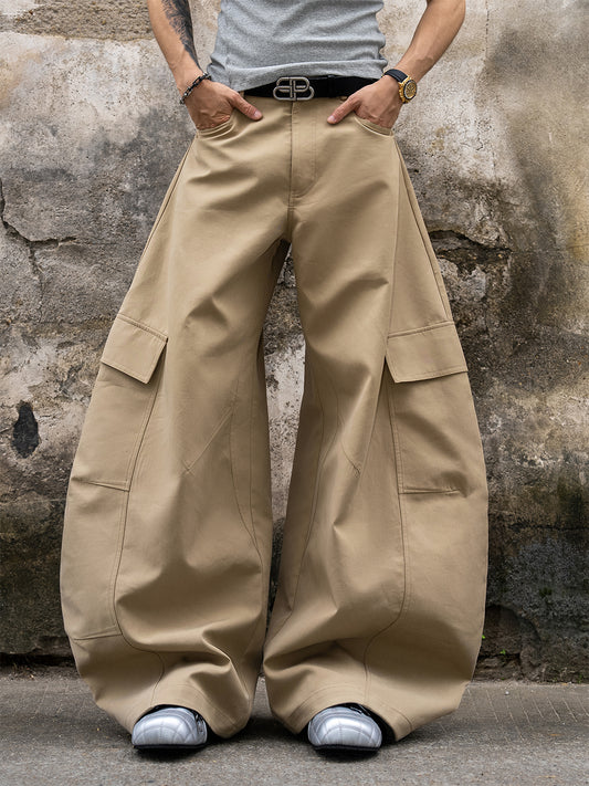 Casual pants with large pockets