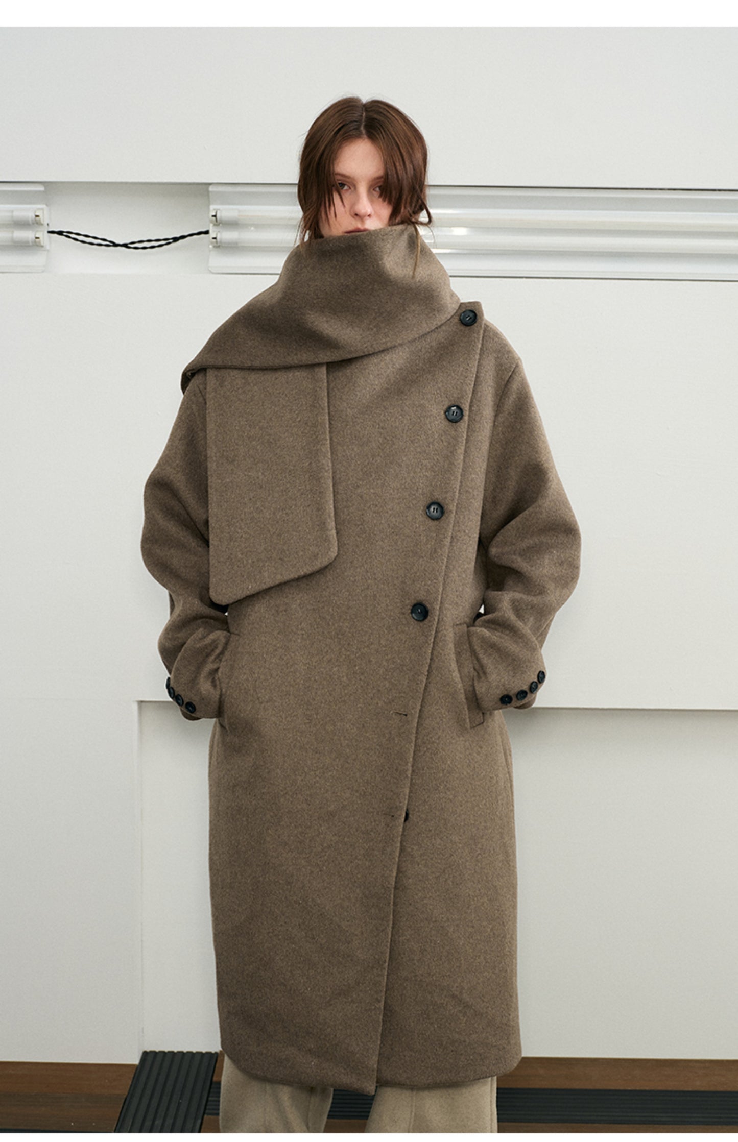 Multi-shaped scarf wool coat