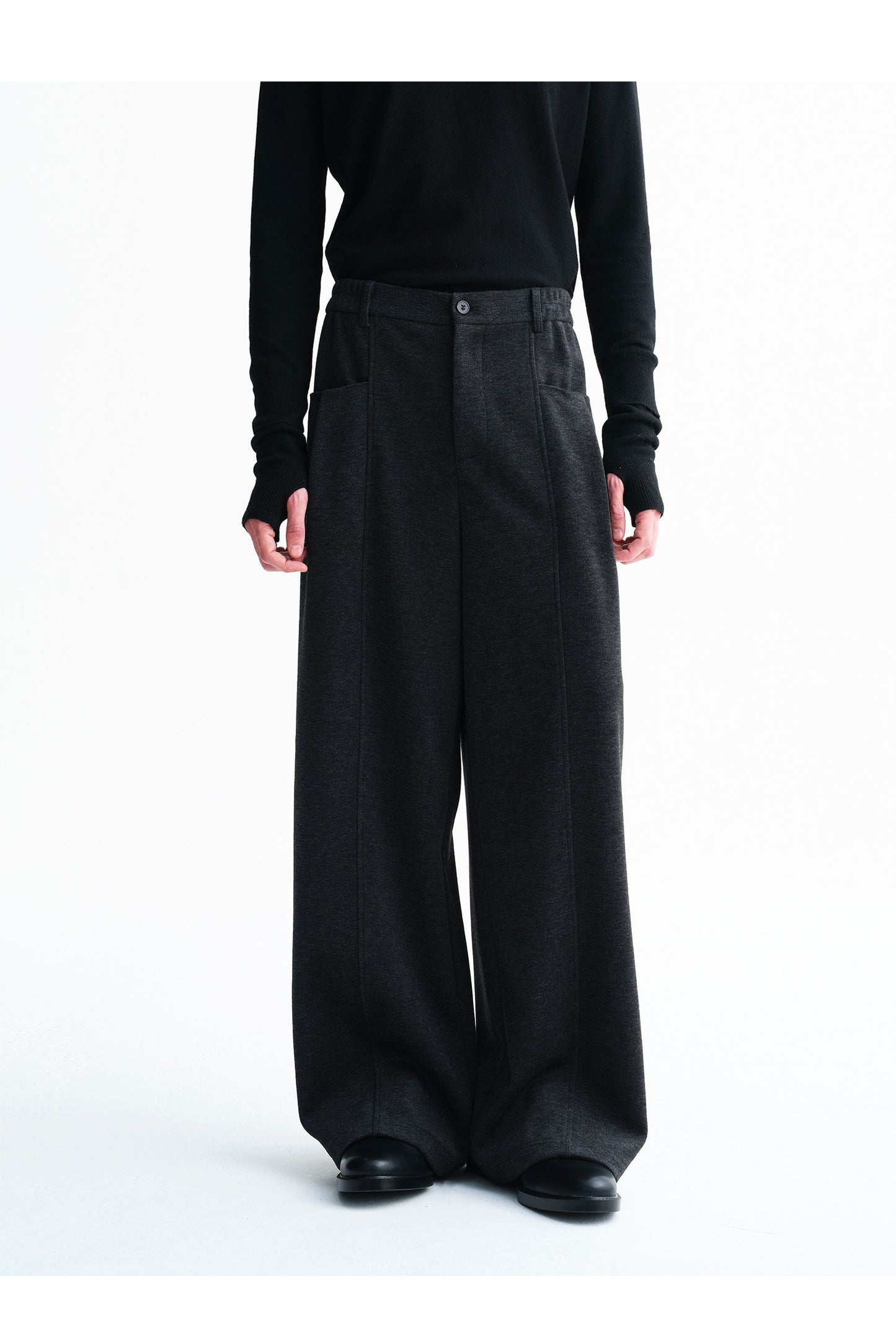 Side-seam pockets  Wide-leg pants