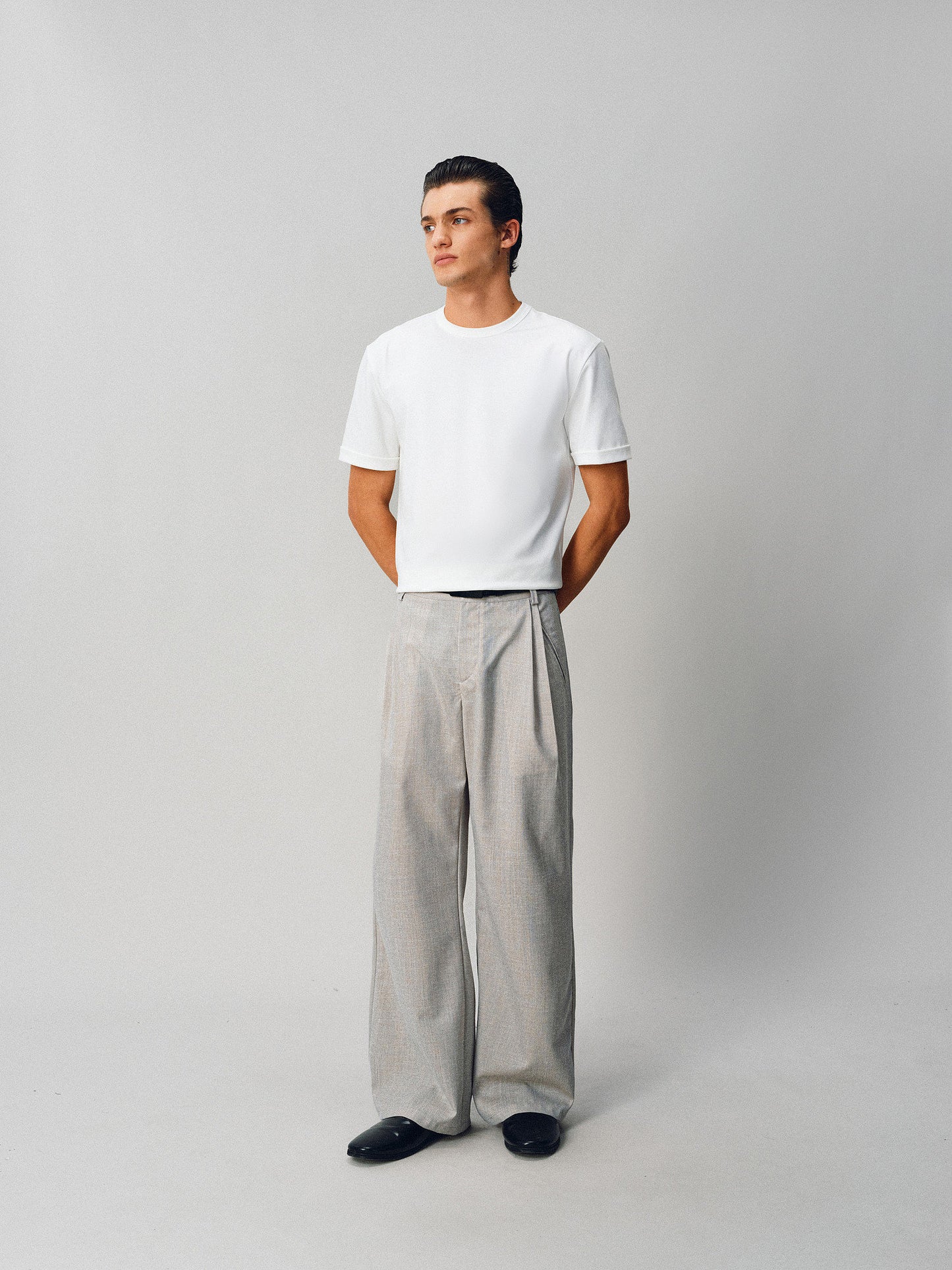 T-shirt with cuffed sleeves