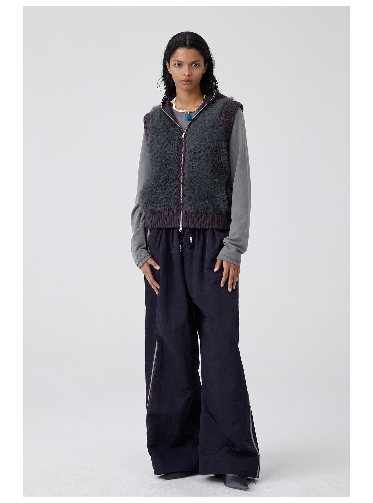 Loose-fitting nylon casual pants