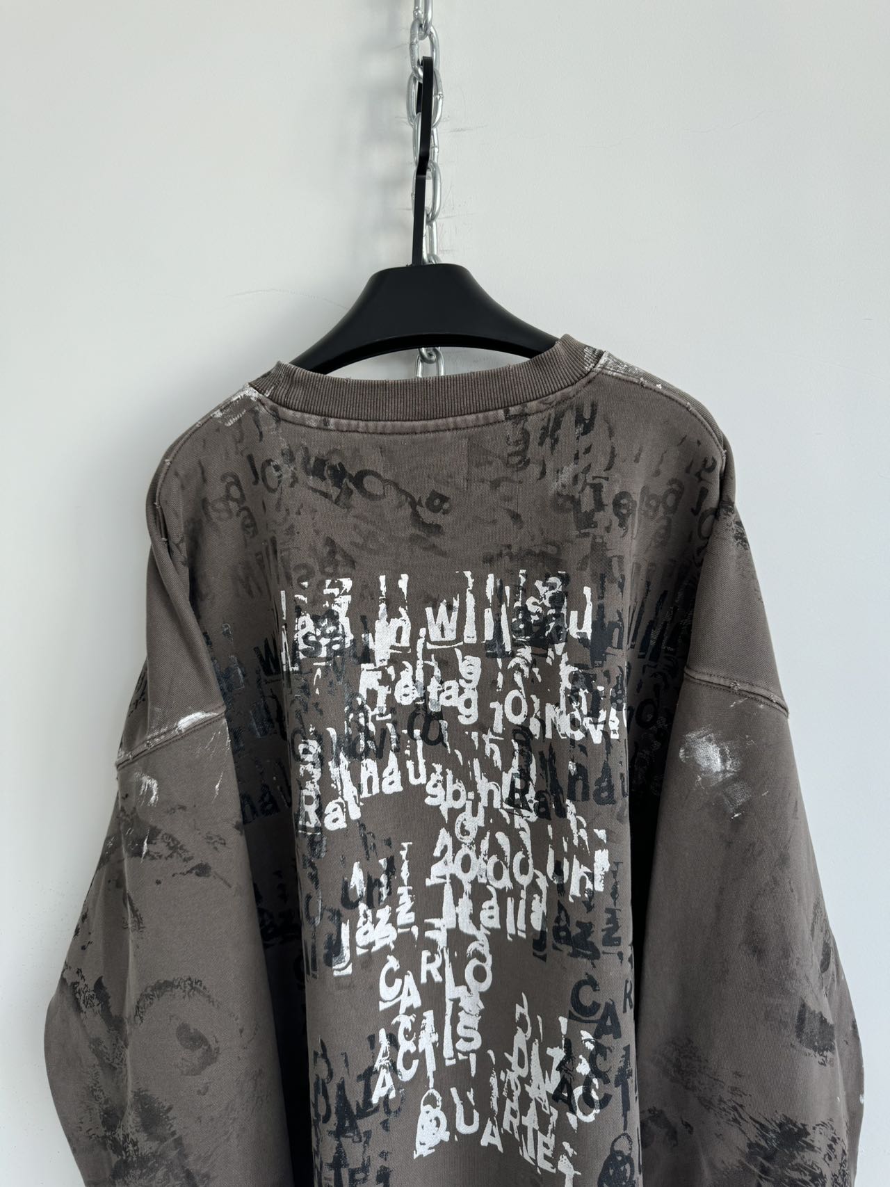 Washed Damaged Printed Sweatshirt