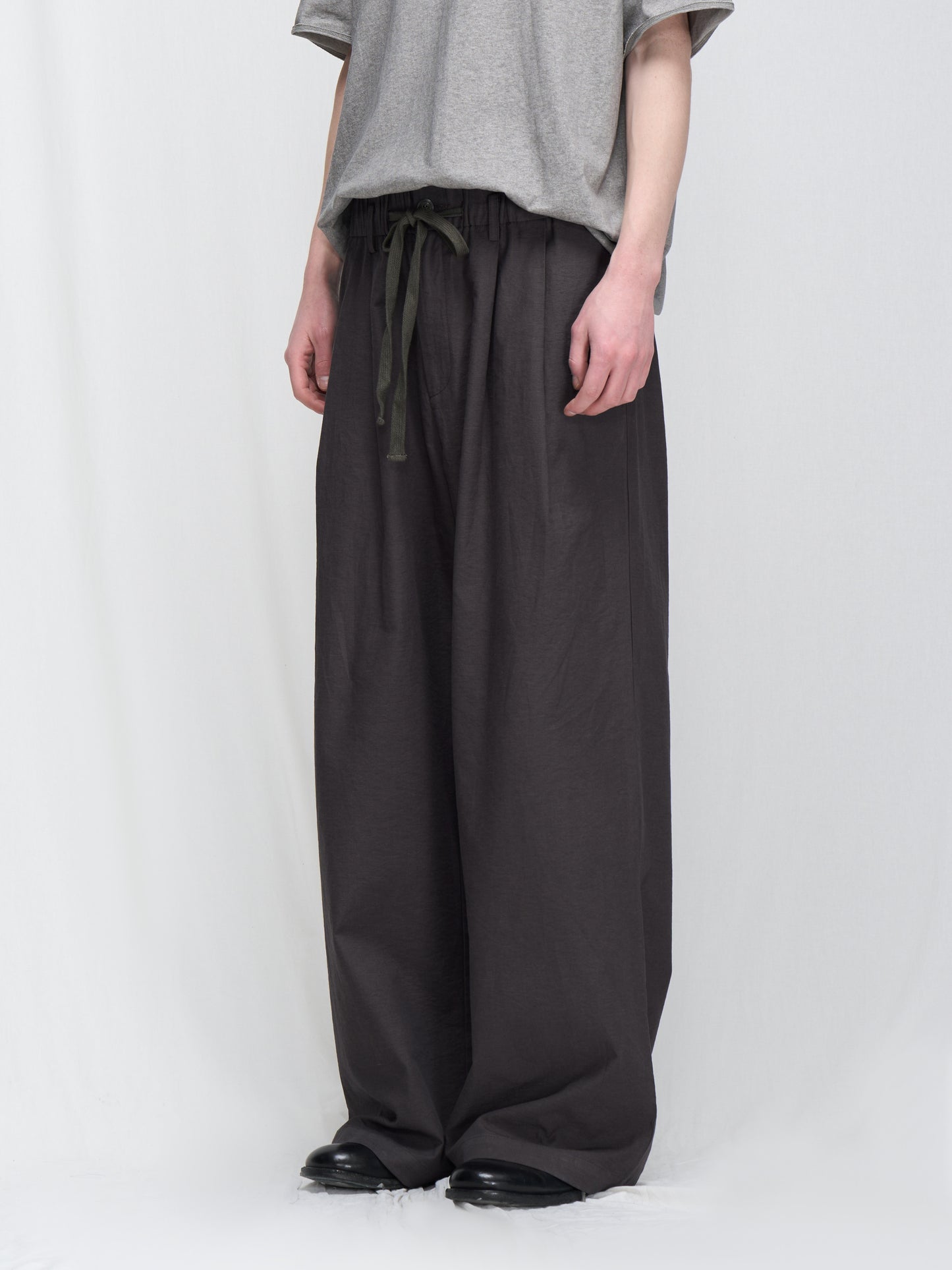 Lightweight casual pants
