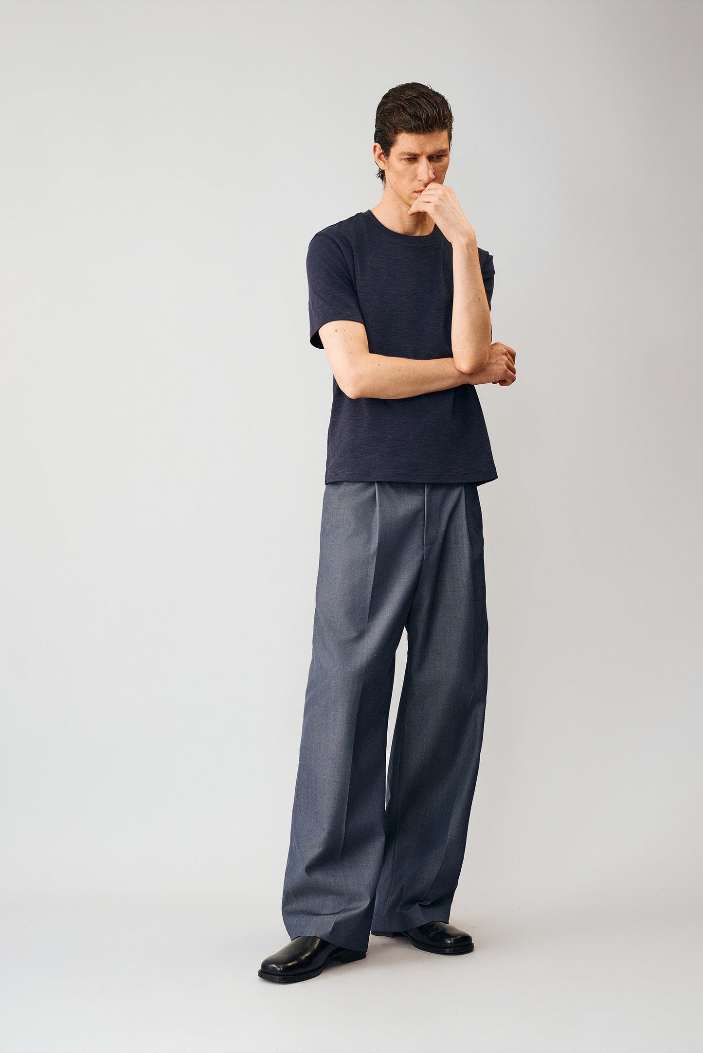 Shiny Single-Pleat Casual Pants