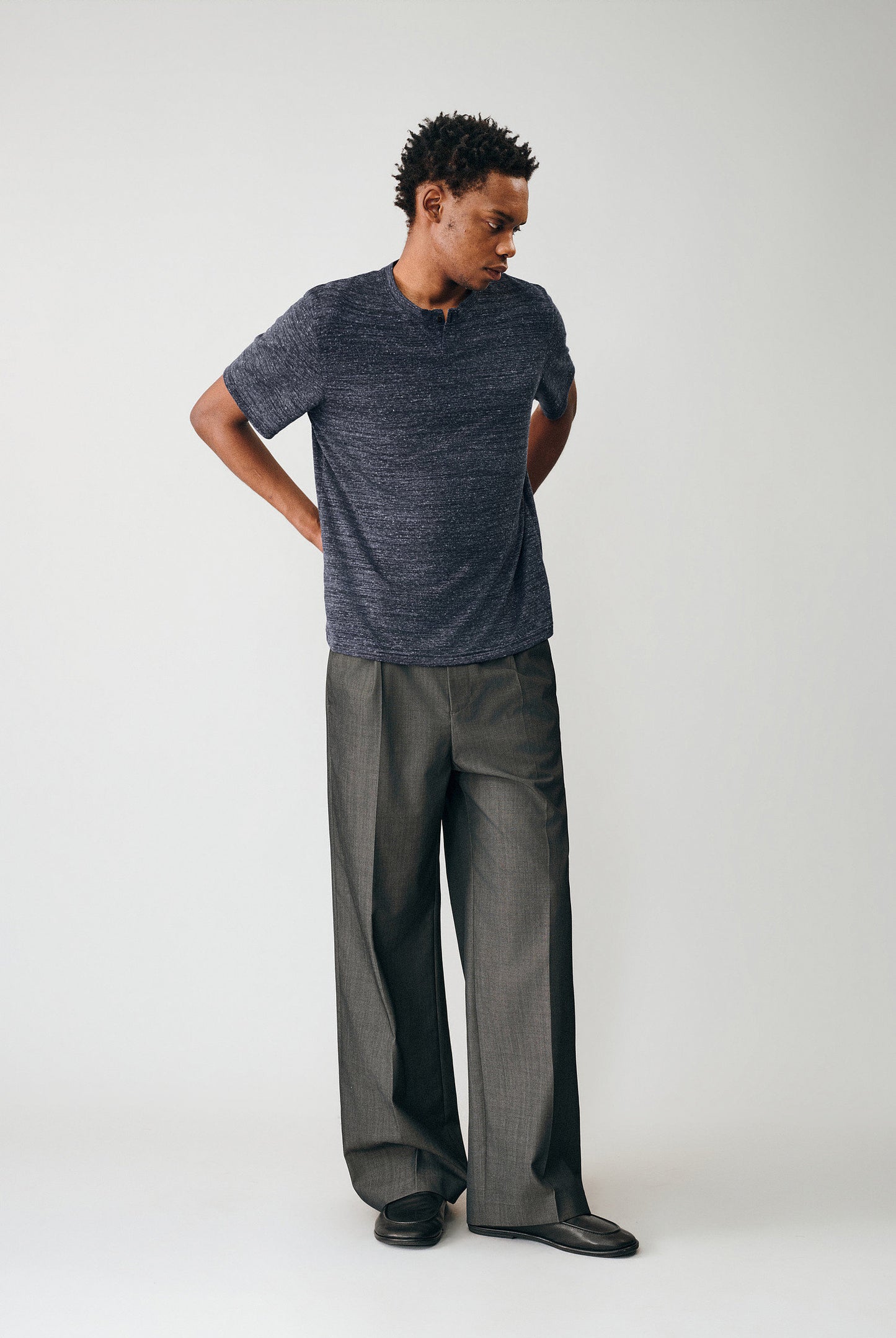 Shiny Single-Pleat Casual Pants