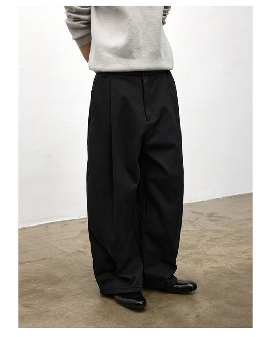 Three-dimensional pleated design casual pants