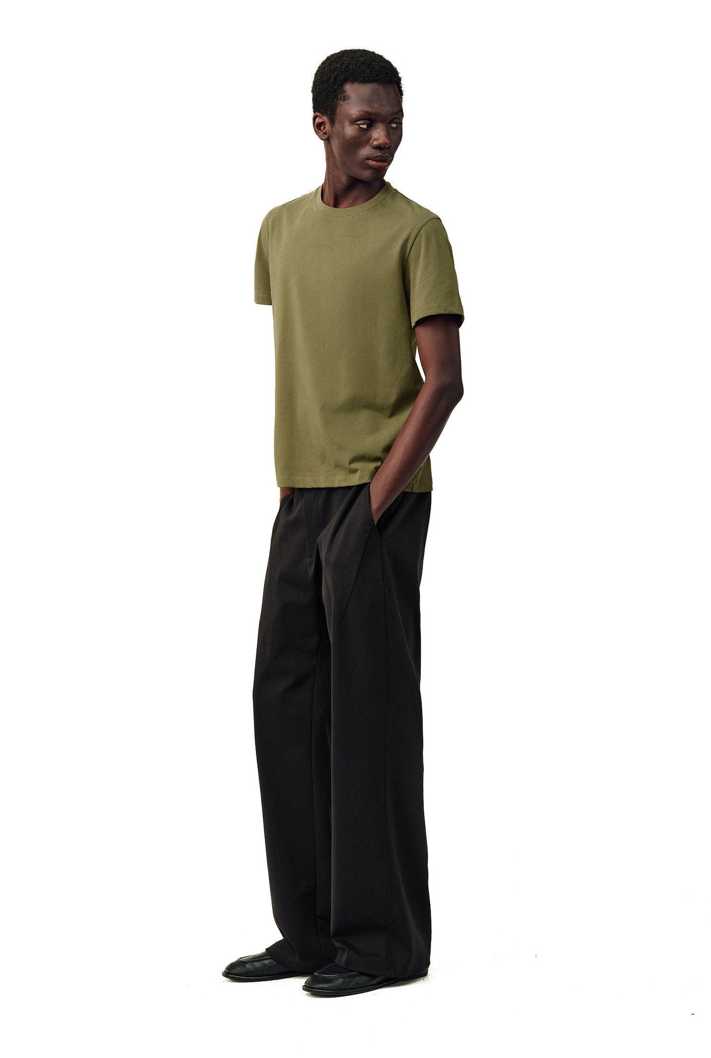 Wrinkle-resistant casual pants