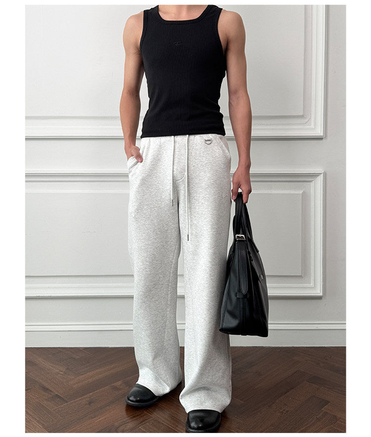 3D-cut sweatpants