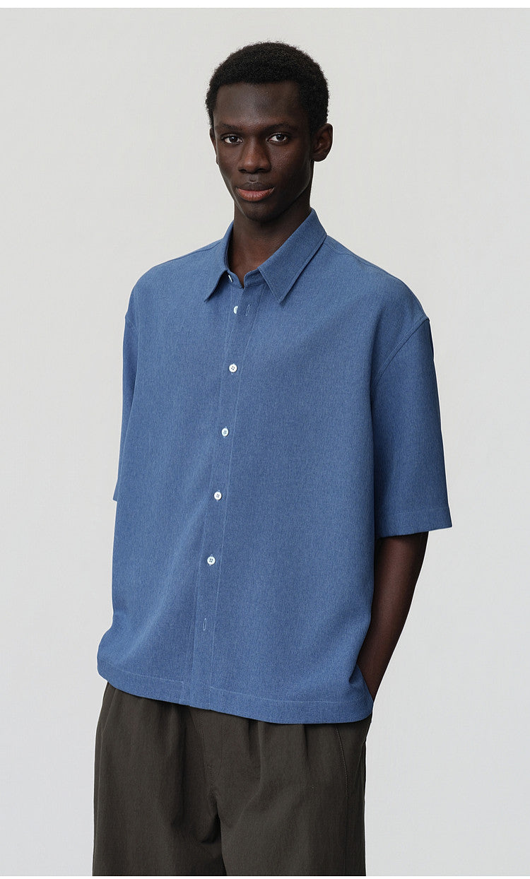 Standard Color Shirt with Pleats on the Side Seams