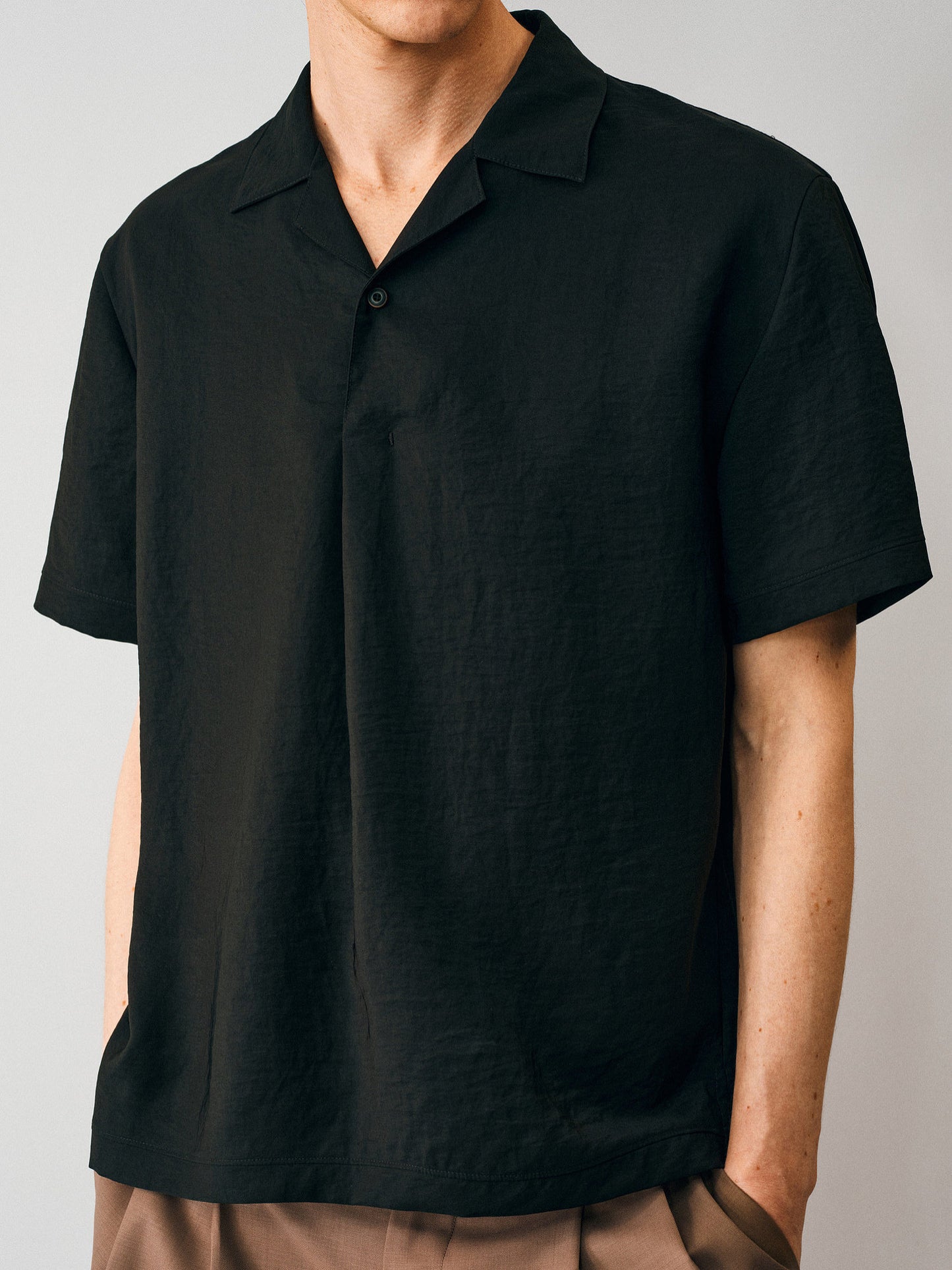 Cuban-collar shirt