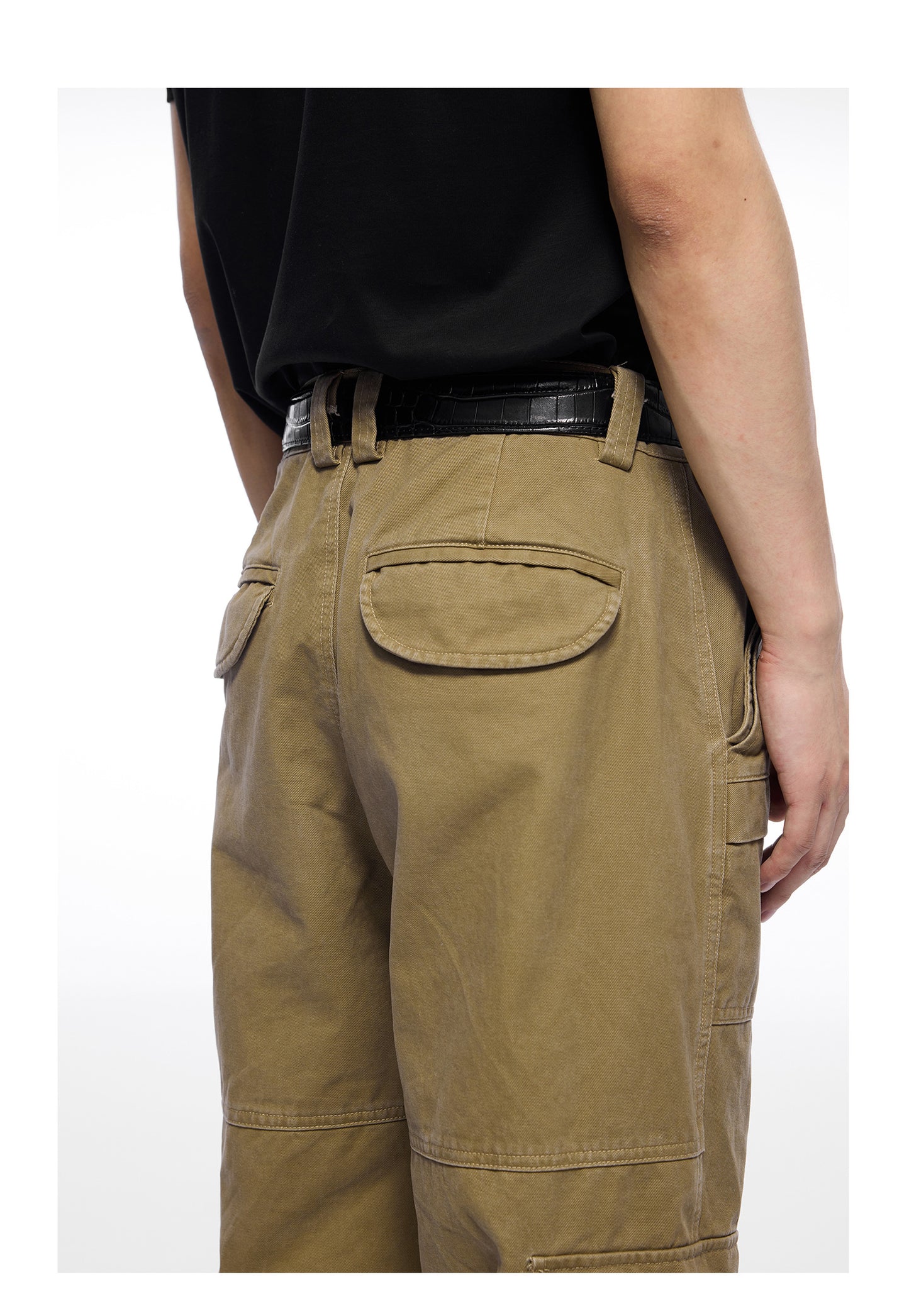 Multi-pocket casual pants with straps