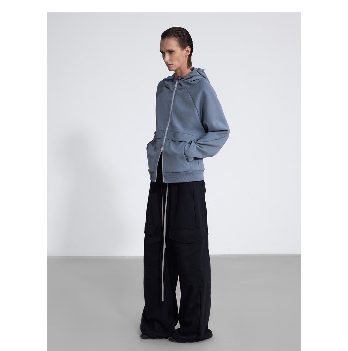 Pleated-Structure Zipper-Front Air Layer Sweatshirt