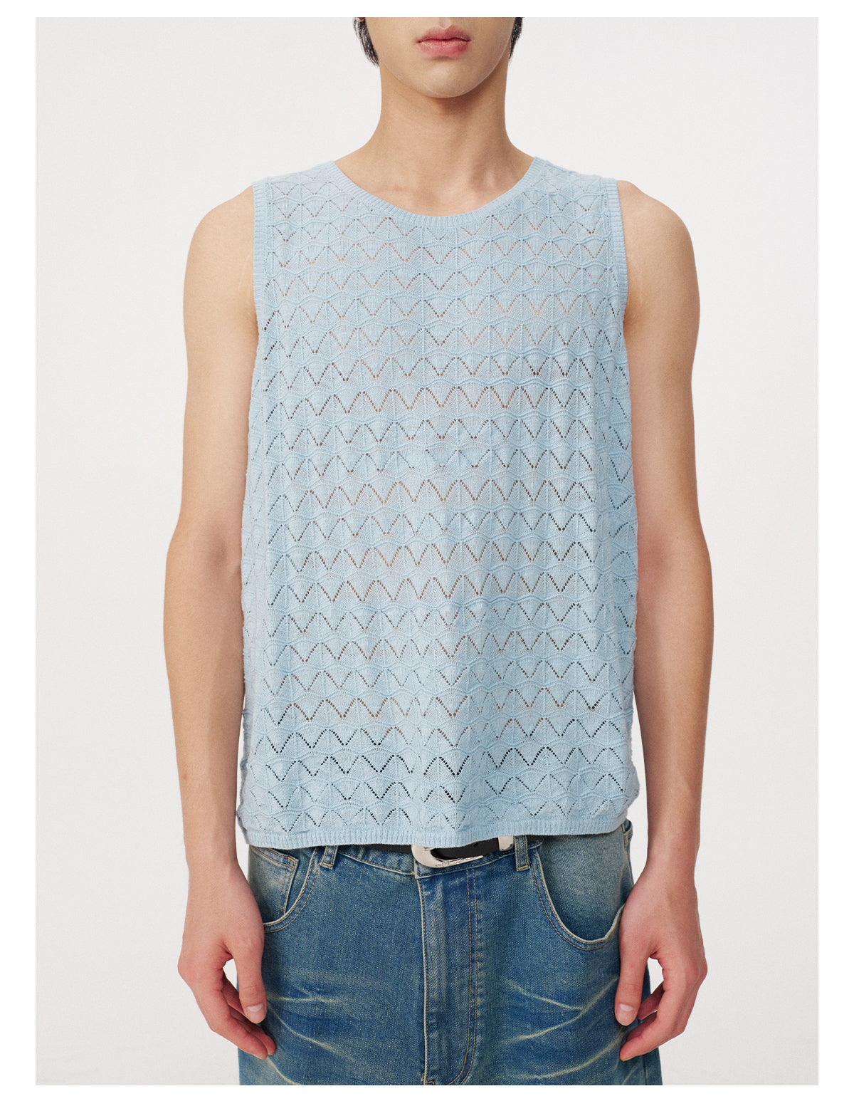 Loose-fitting tank top