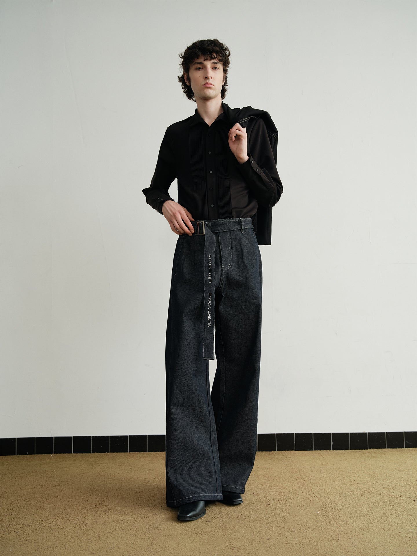 Natural Pleat Denim Pants