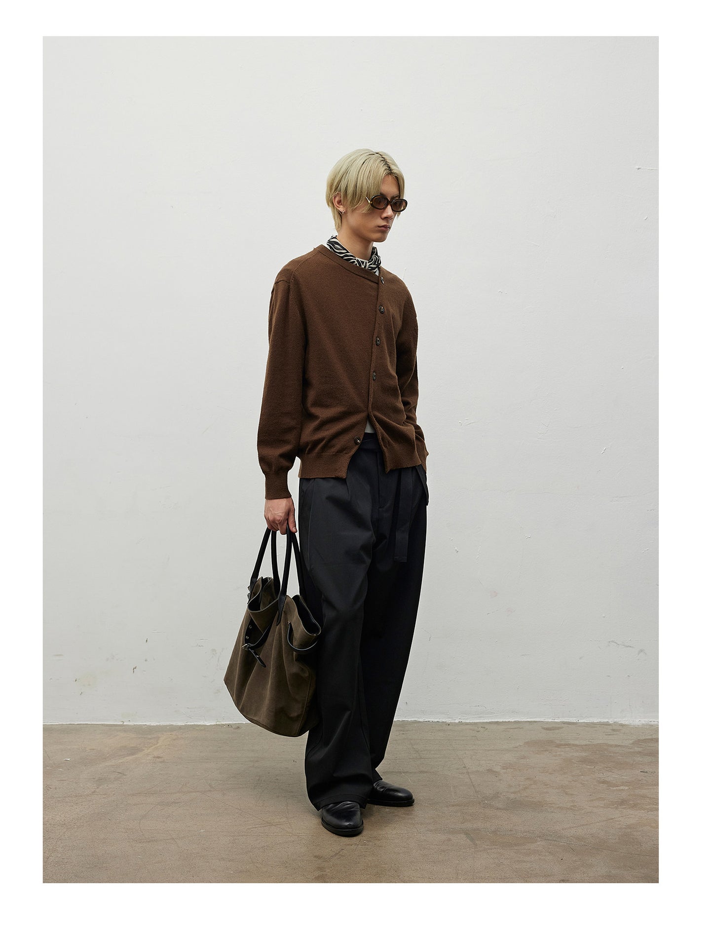 Double-pleated Casual Pants with Belt