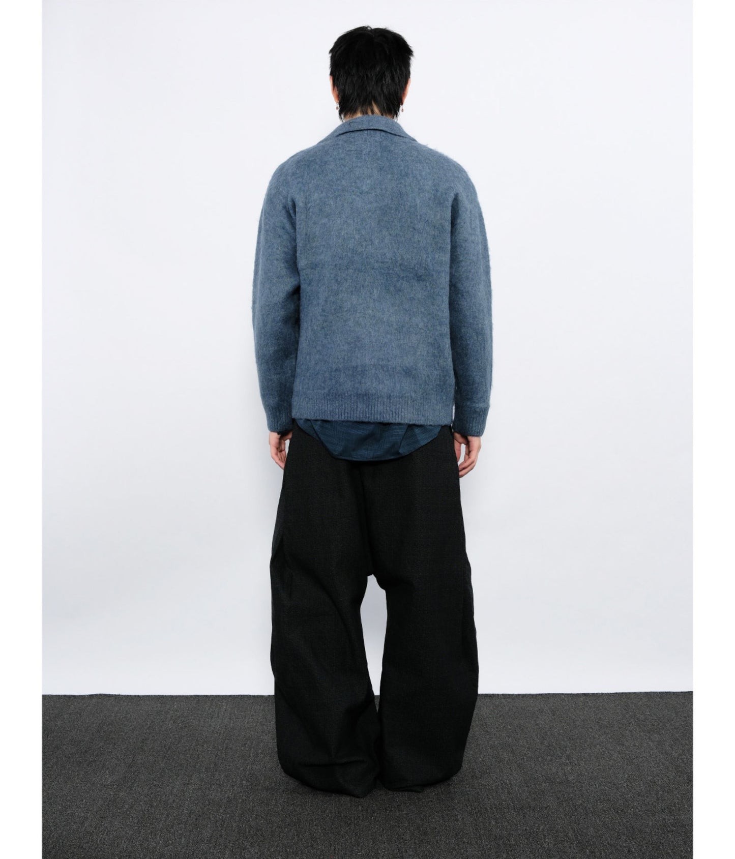 Mix-Color Yarn Collared Sweater