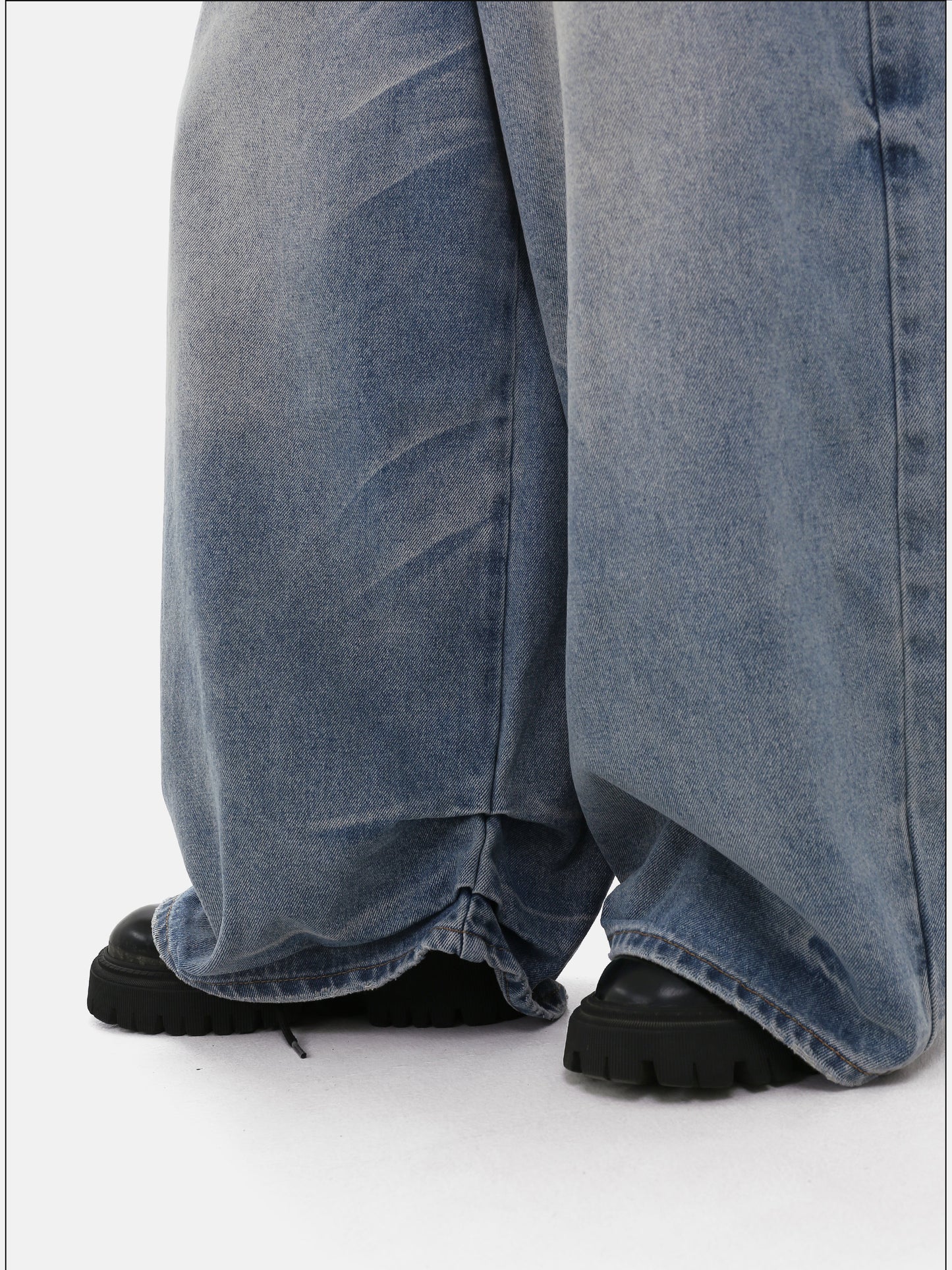 Retro Distressed Jeans