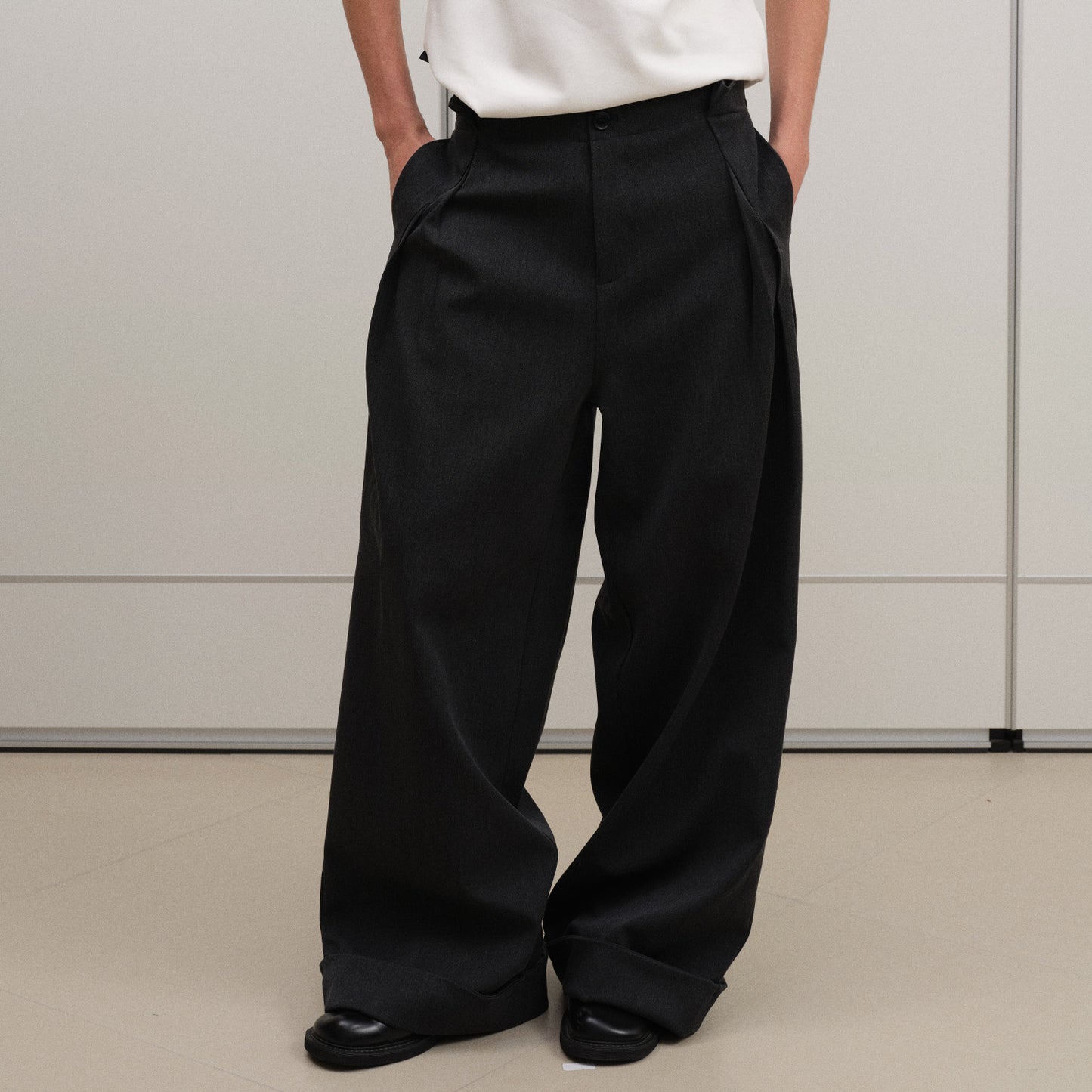 Pleated loose casual pants