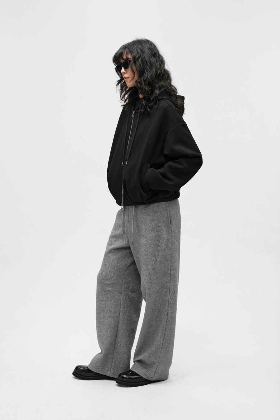 Pleated Air Layer Hooded Sweatshirt