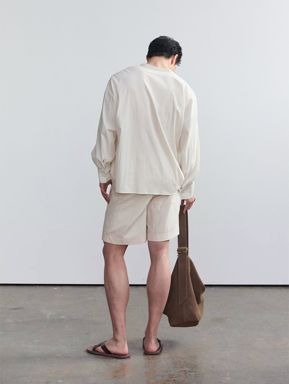 Half-open collar shirt with a ribbon