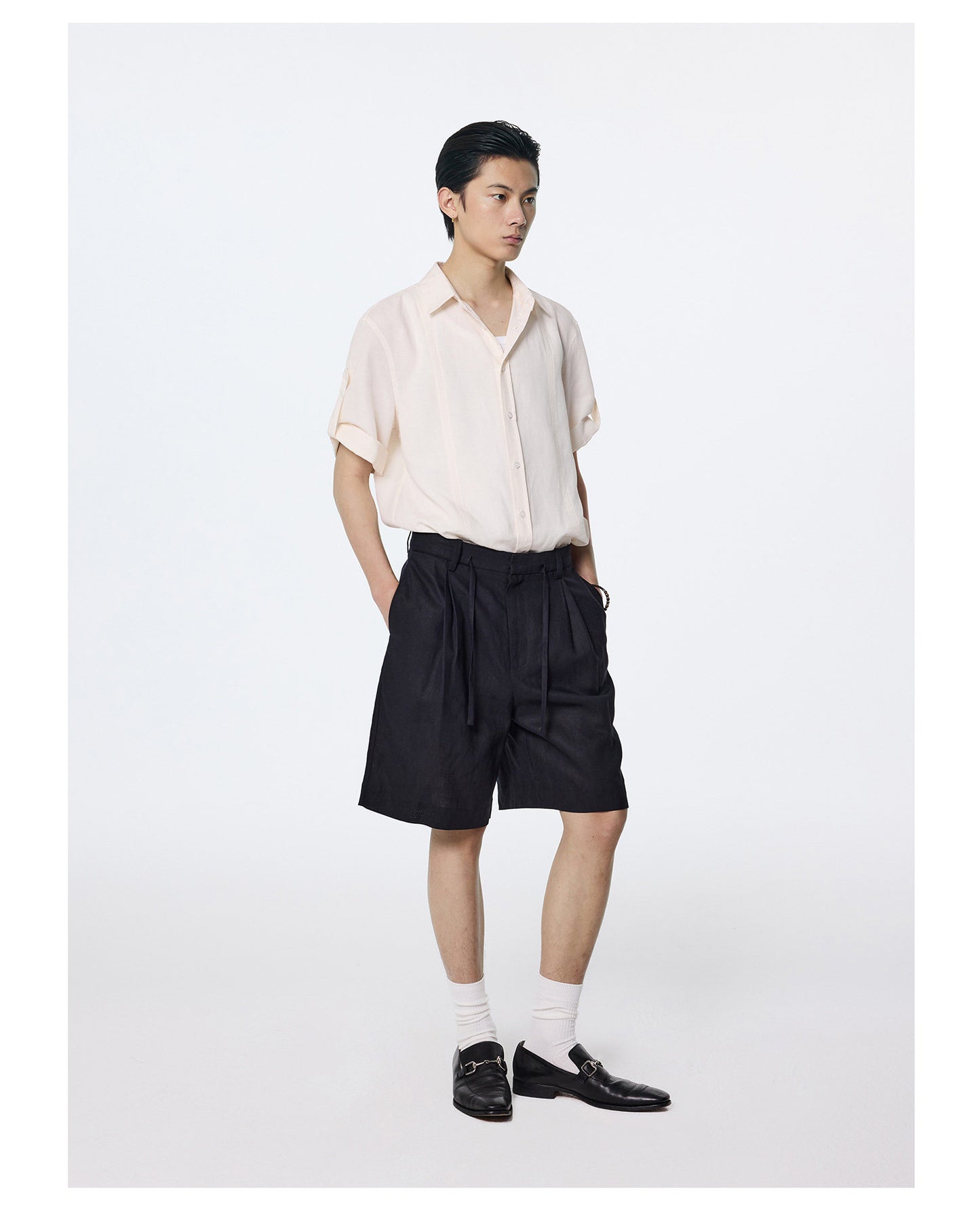 Simple Casual Double-Pleated Shorts
