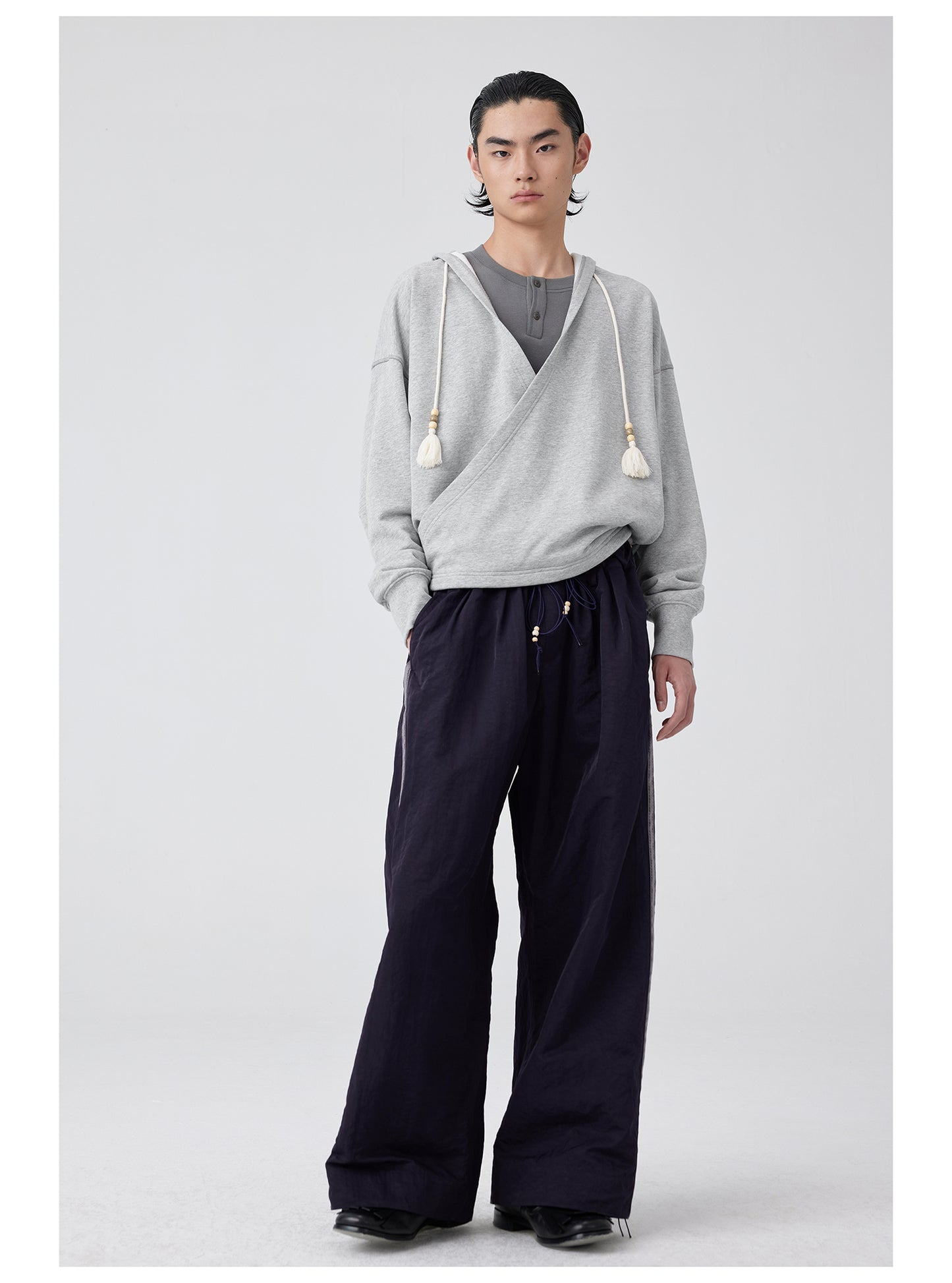 Loose-fitting nylon casual pants