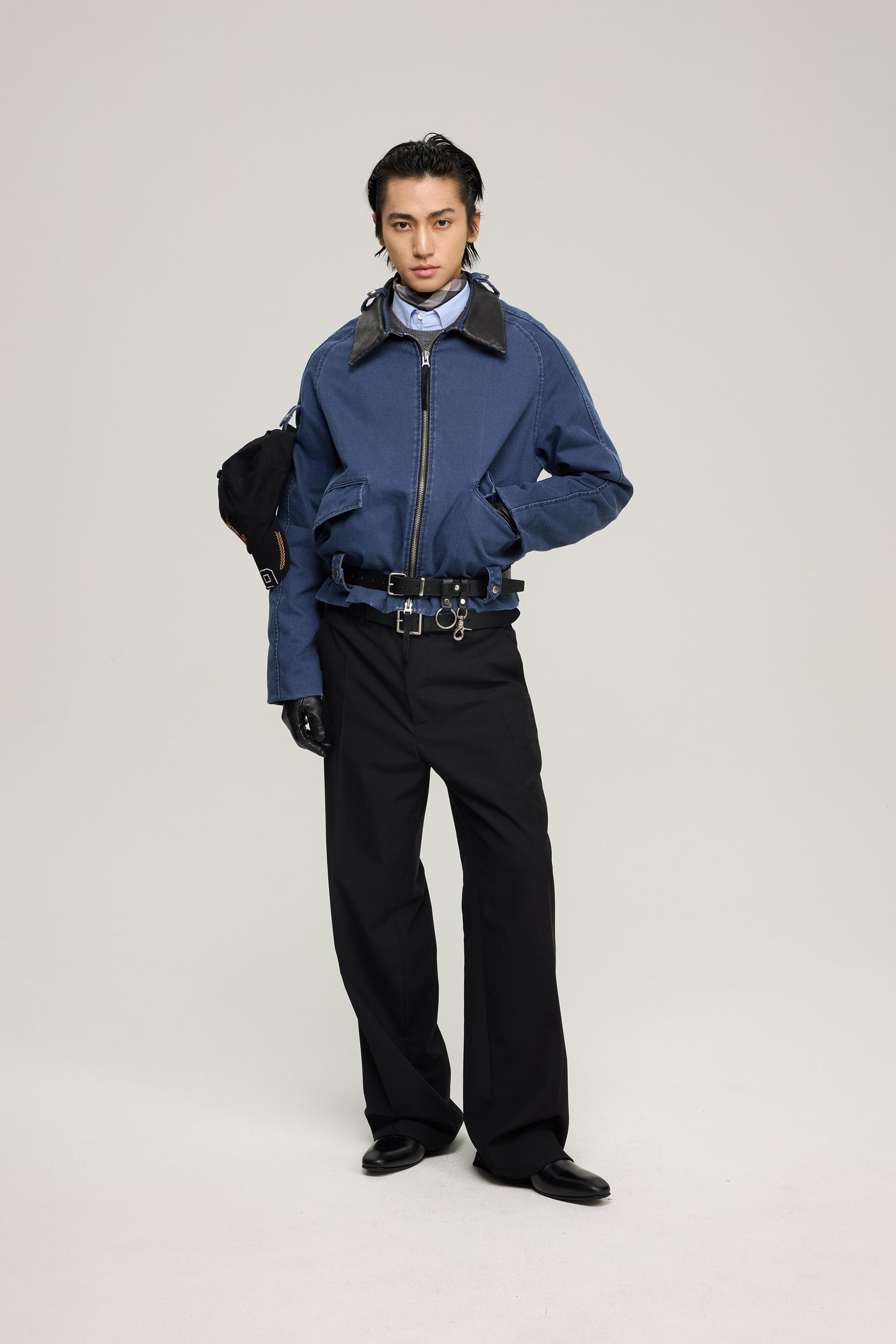 Jacket with a detachable leather collar