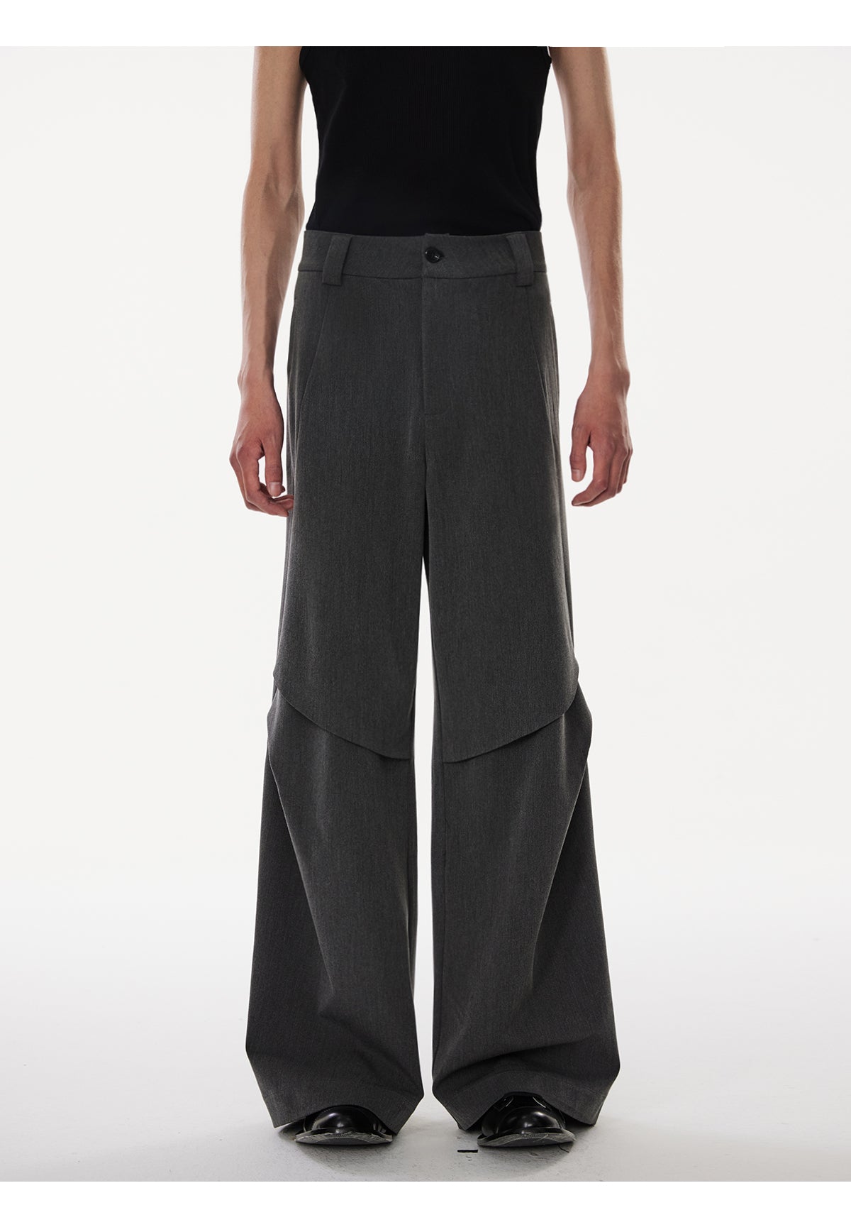 Pleated clean fit casual pants
