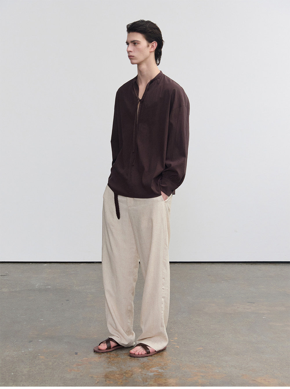 Half-open collar shirt with a ribbon