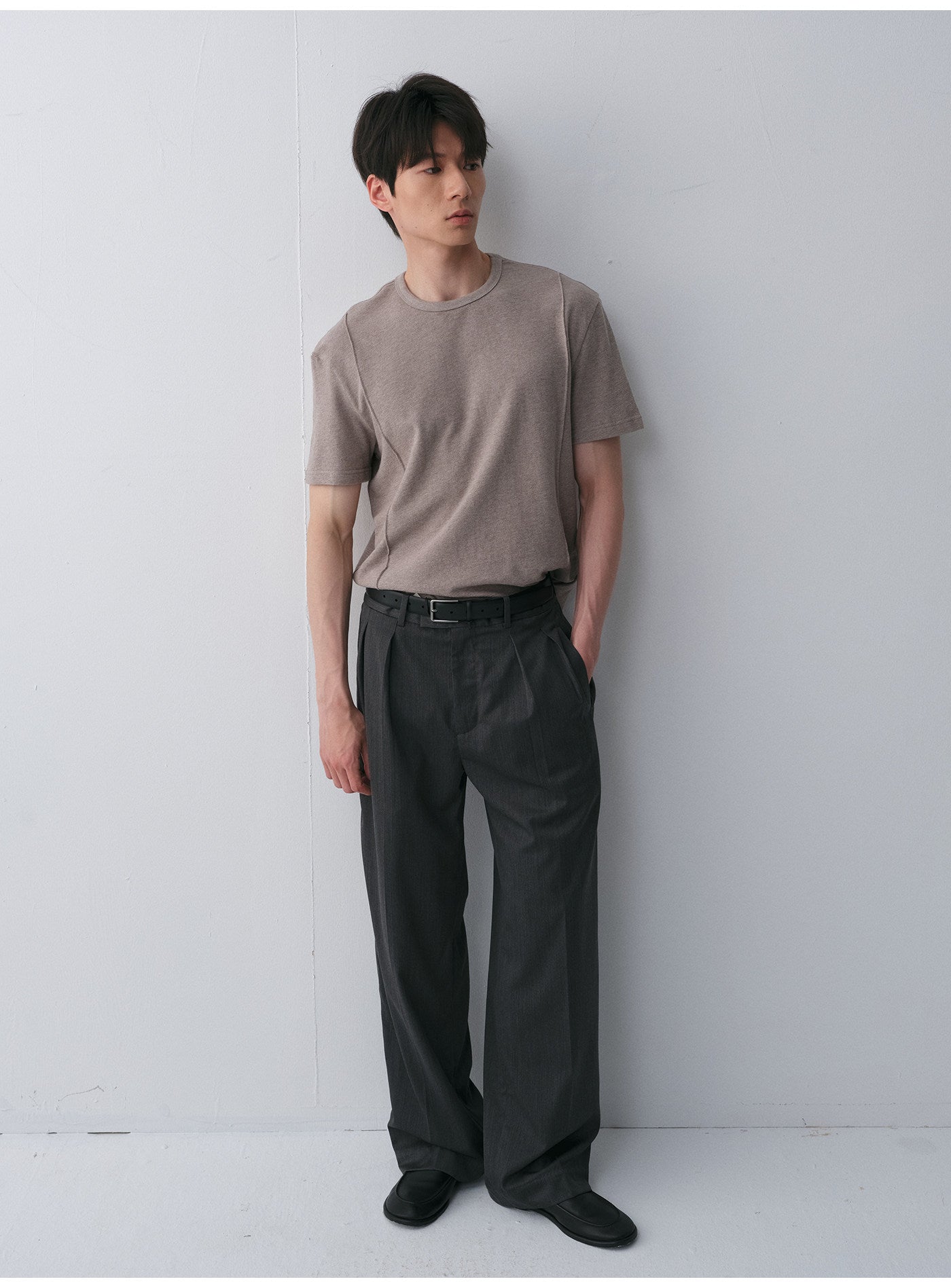 피티드 라운드넥 티셔츠