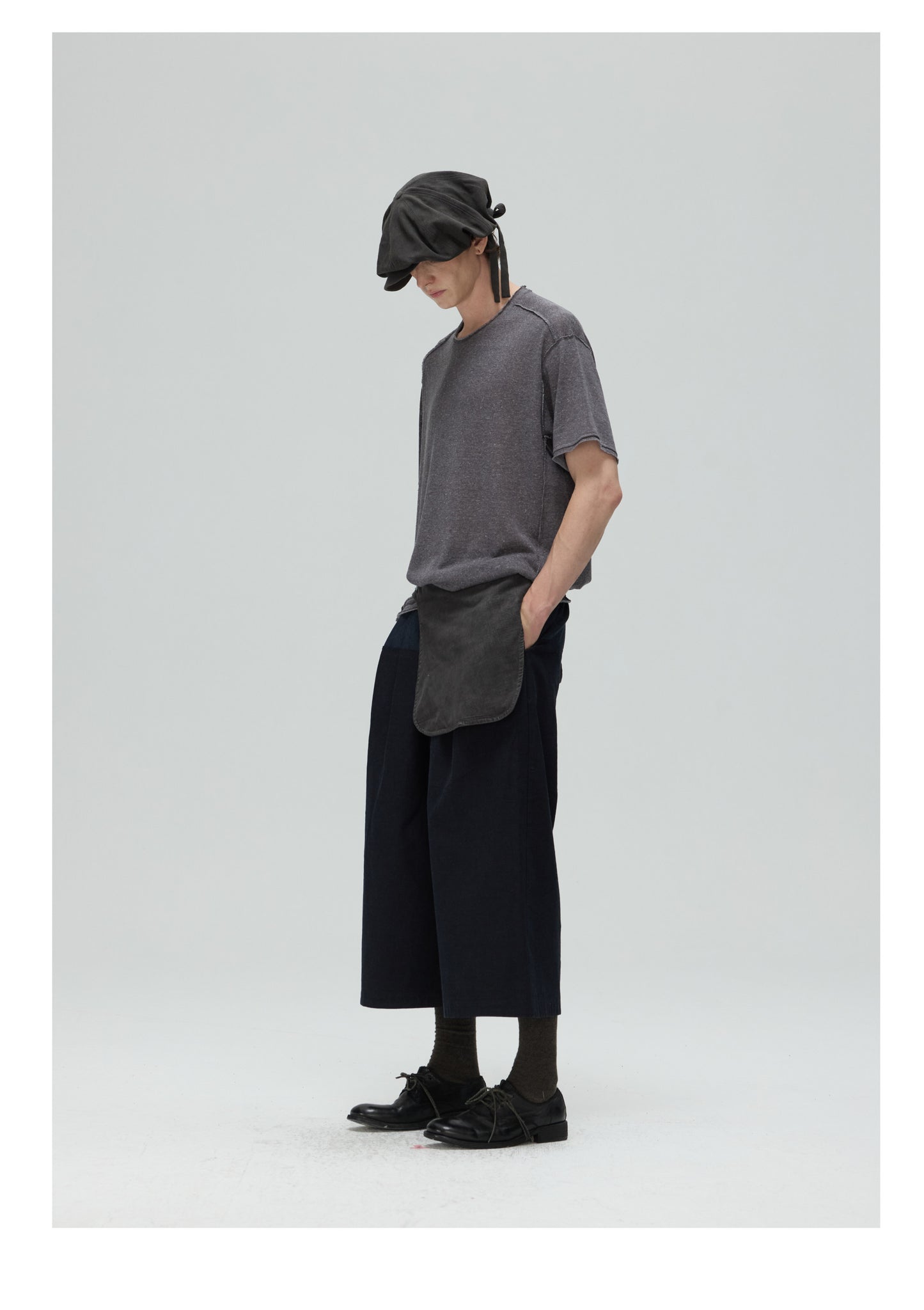 Basic T-shirt with raw edges T-shirt