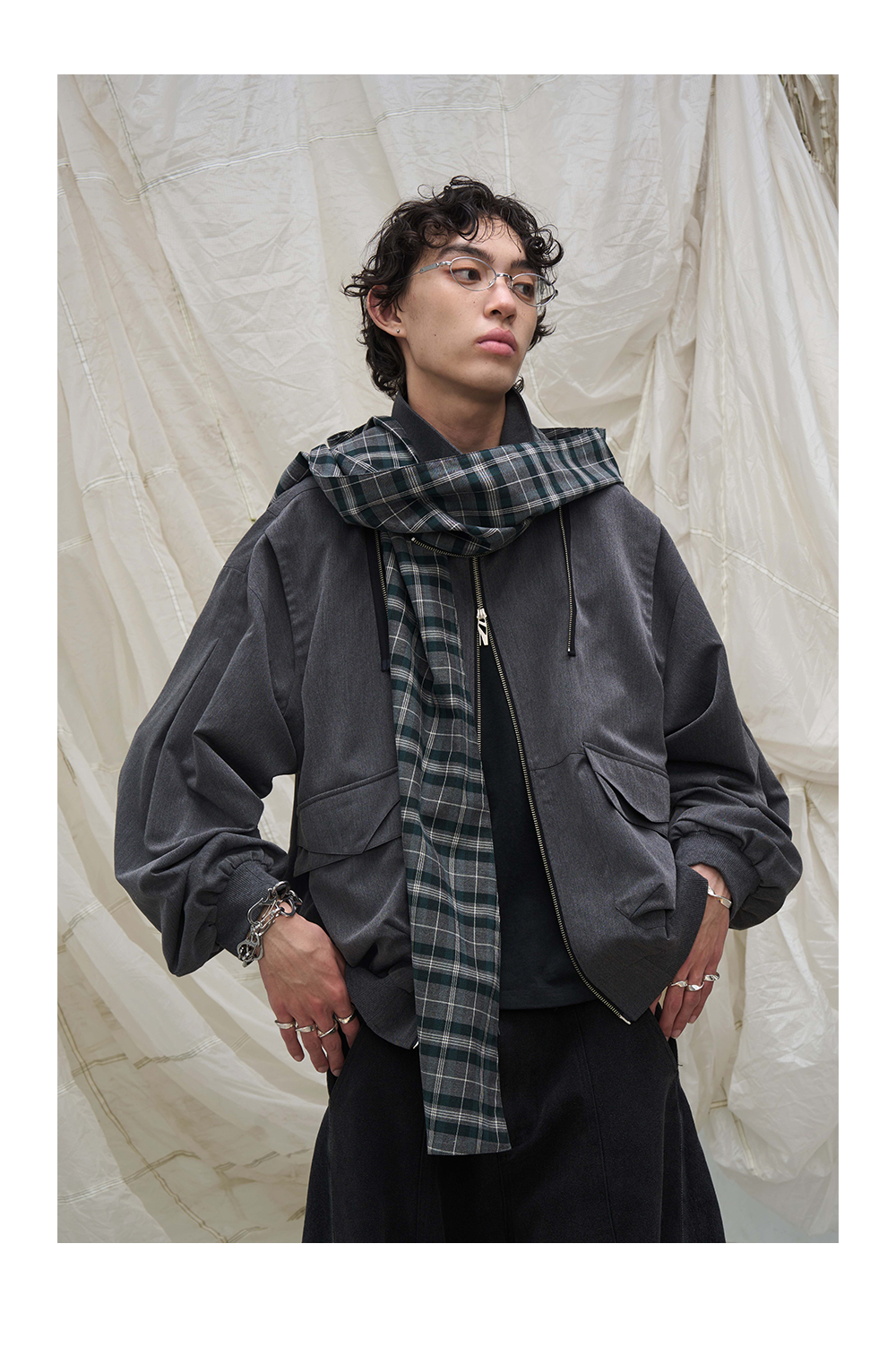 Detachable checkered jacket