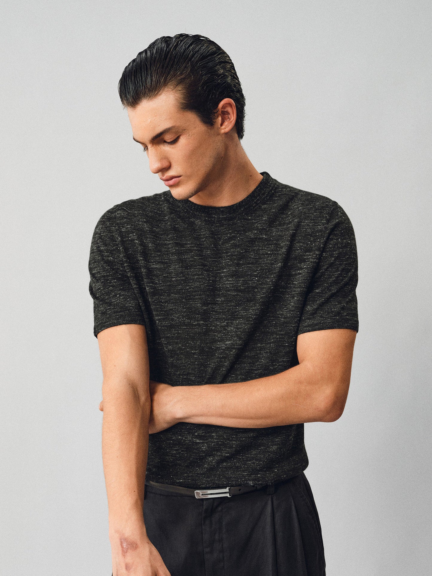 Tight-fitting T-shirt