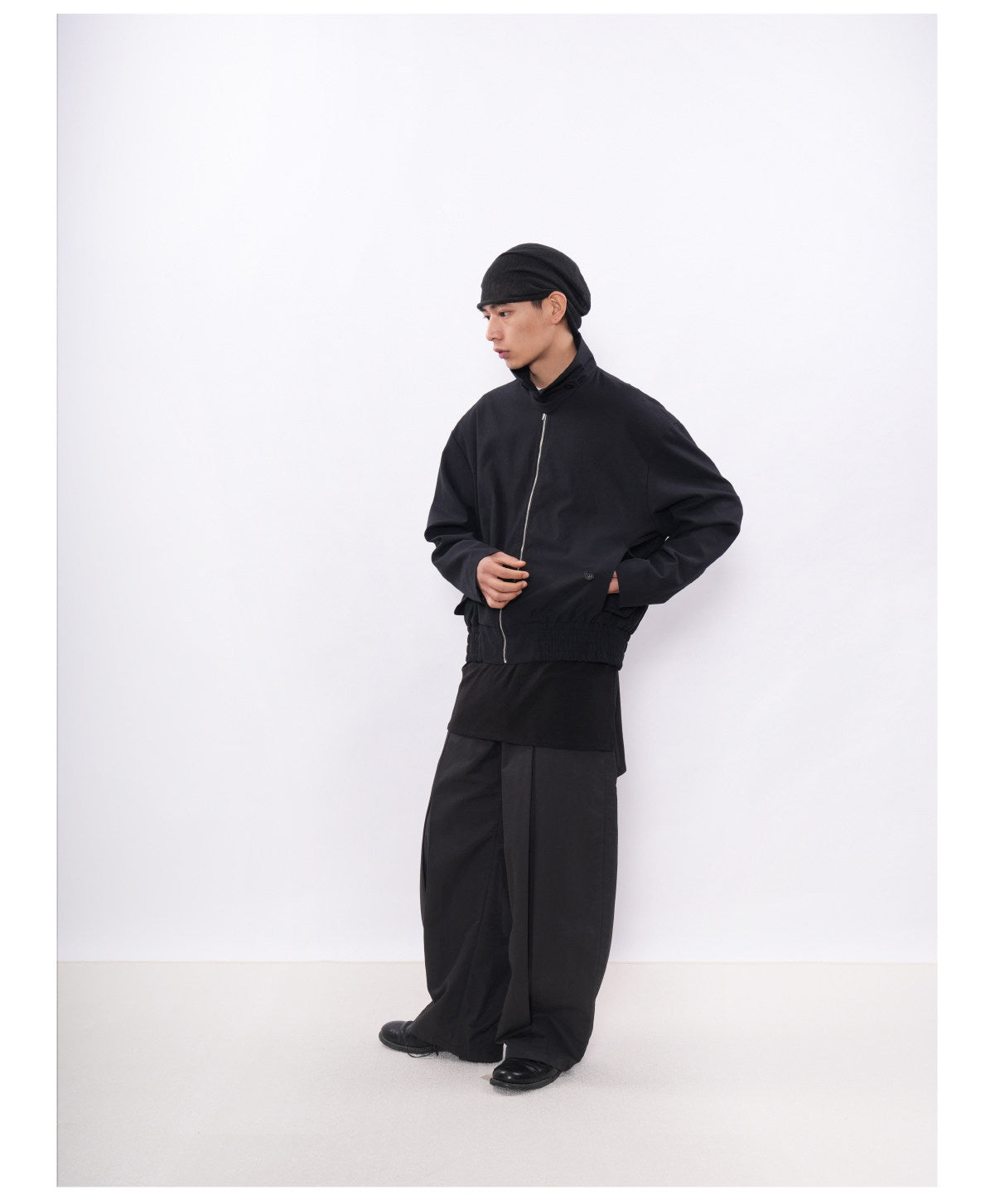 Pleated Curved Pants