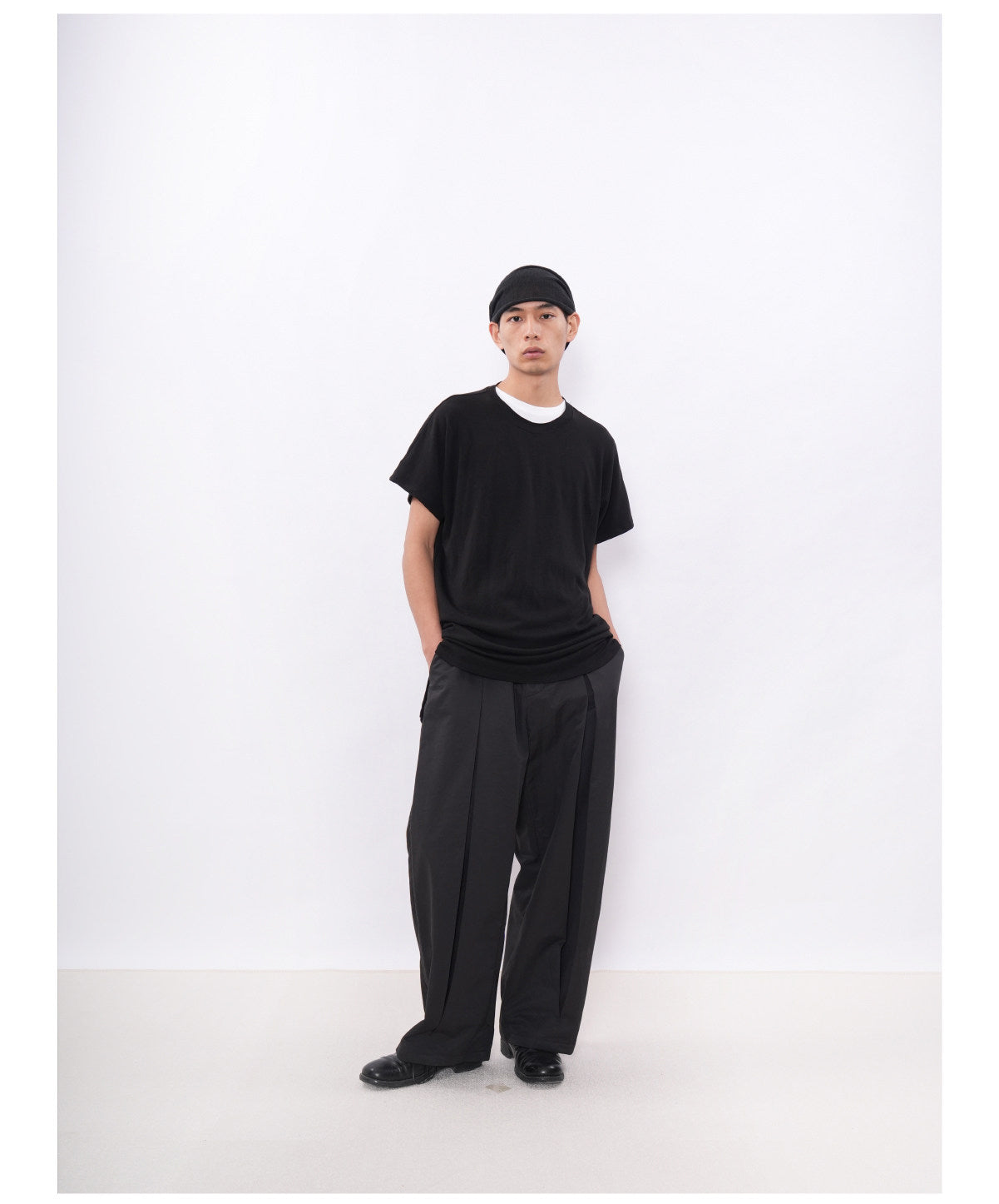 Pleated Curved Pants