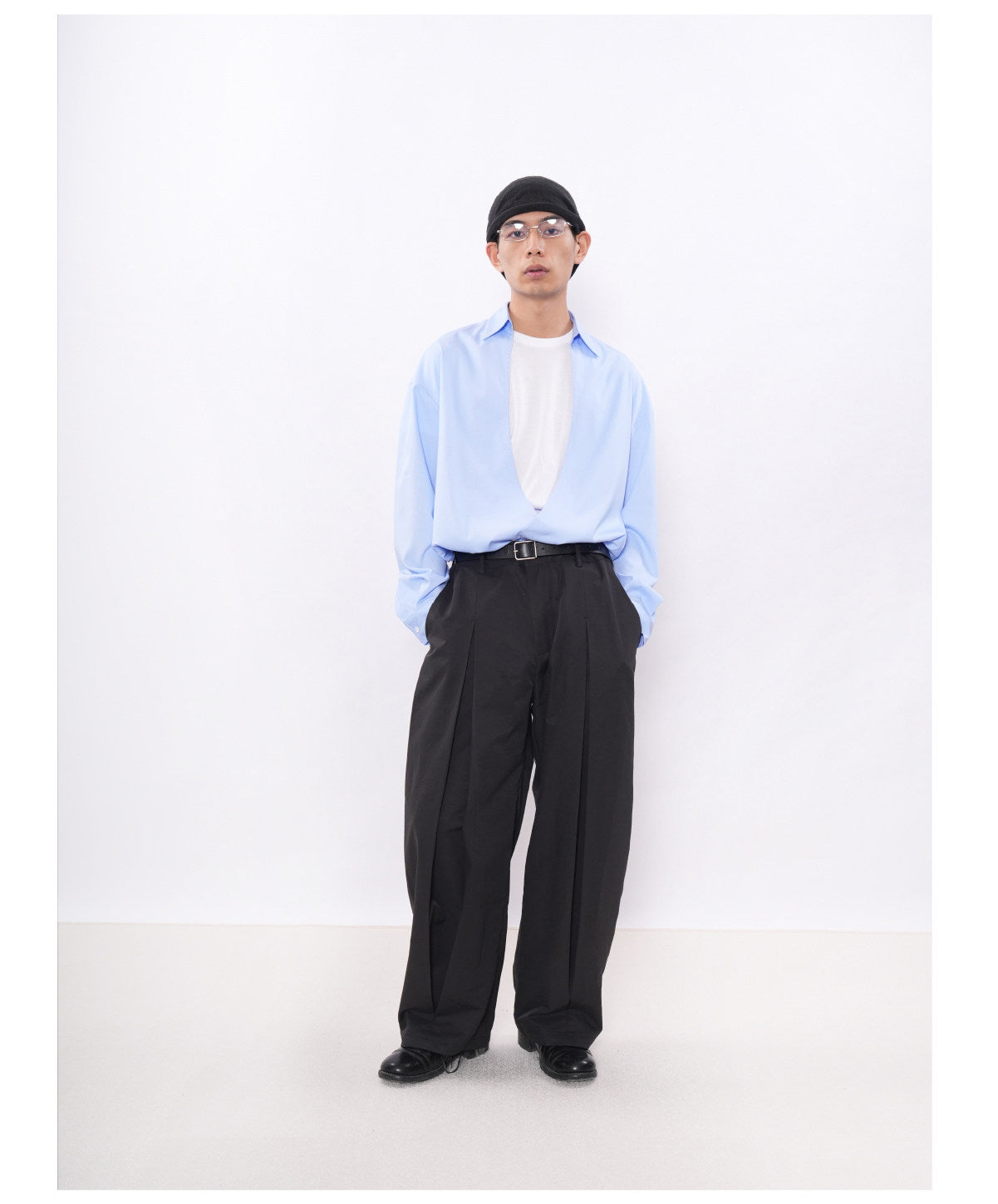 Pleated Curved Pants