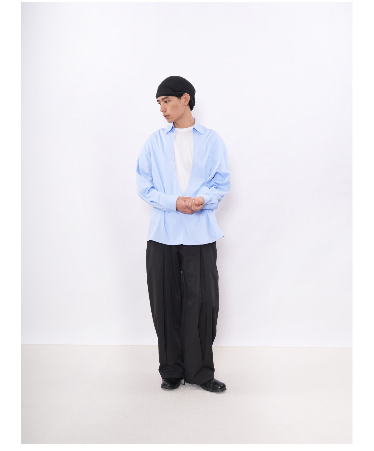 Pleated Curved Pants