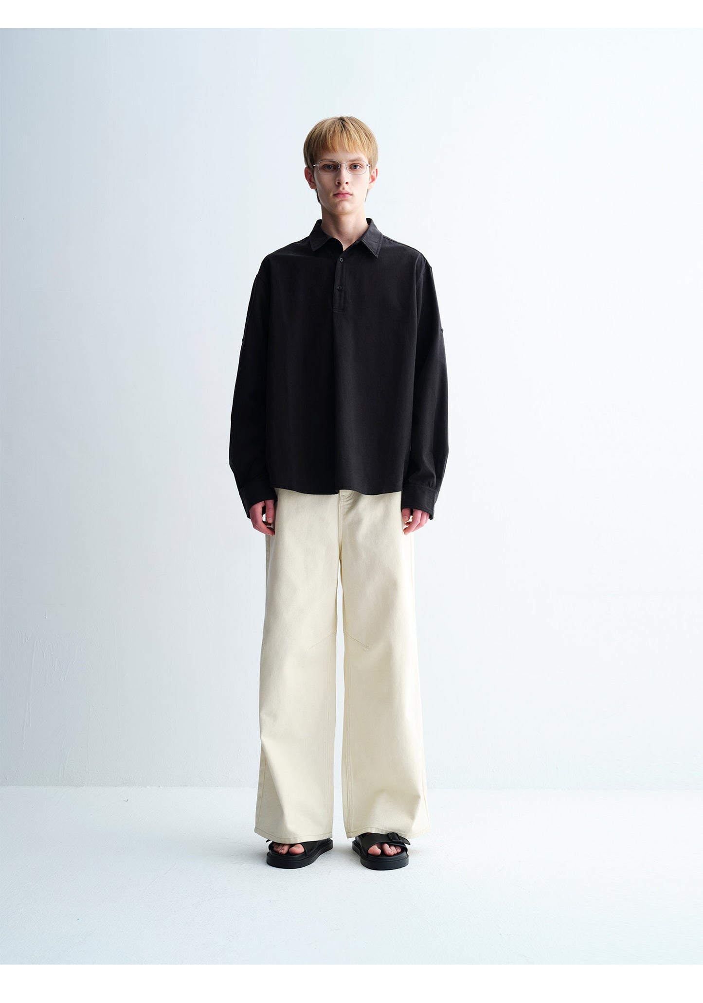 Knee-Pleated Wide-Leg Jeans