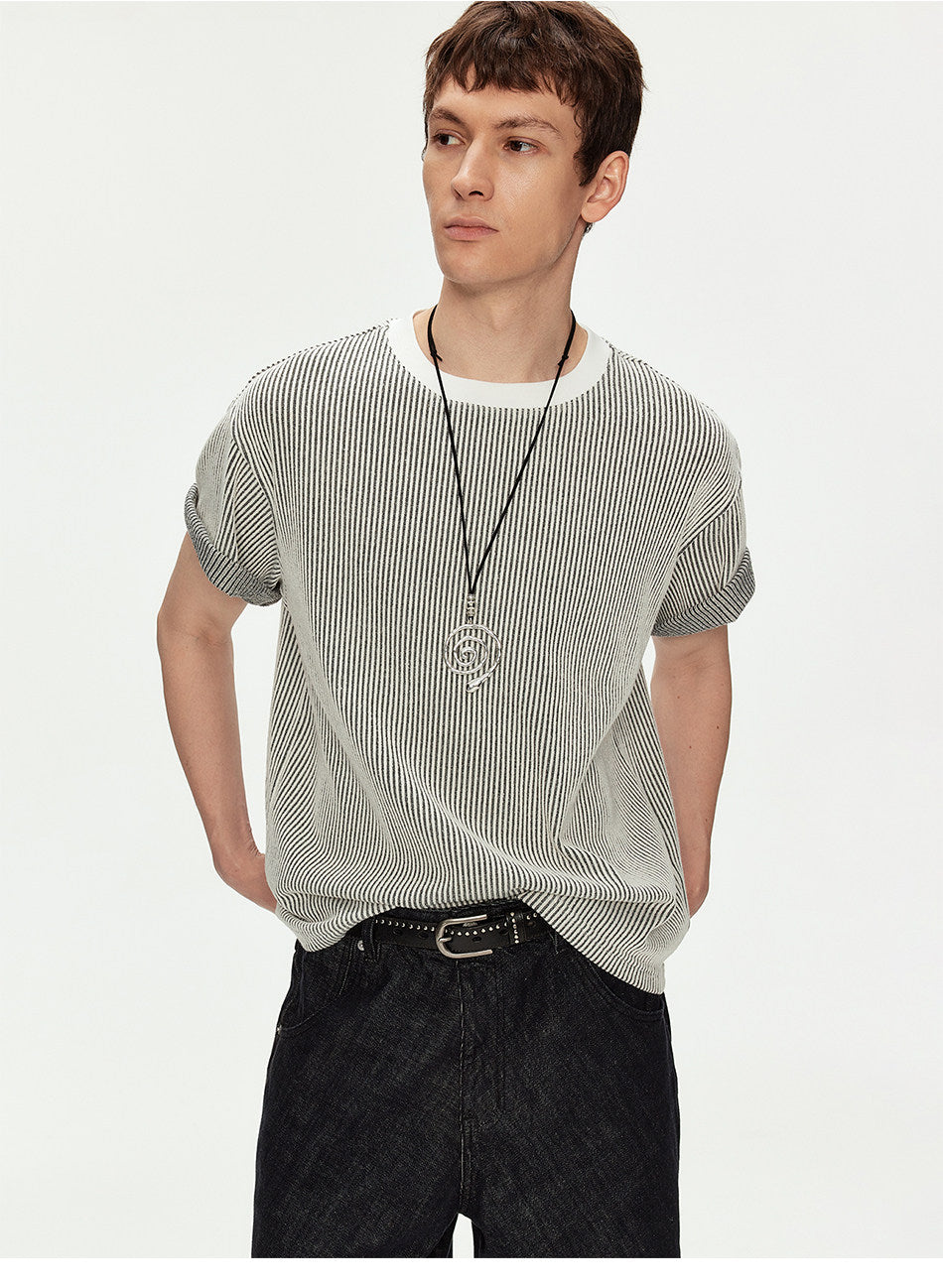Round-Neck Vertical-Striped T-Shirt
