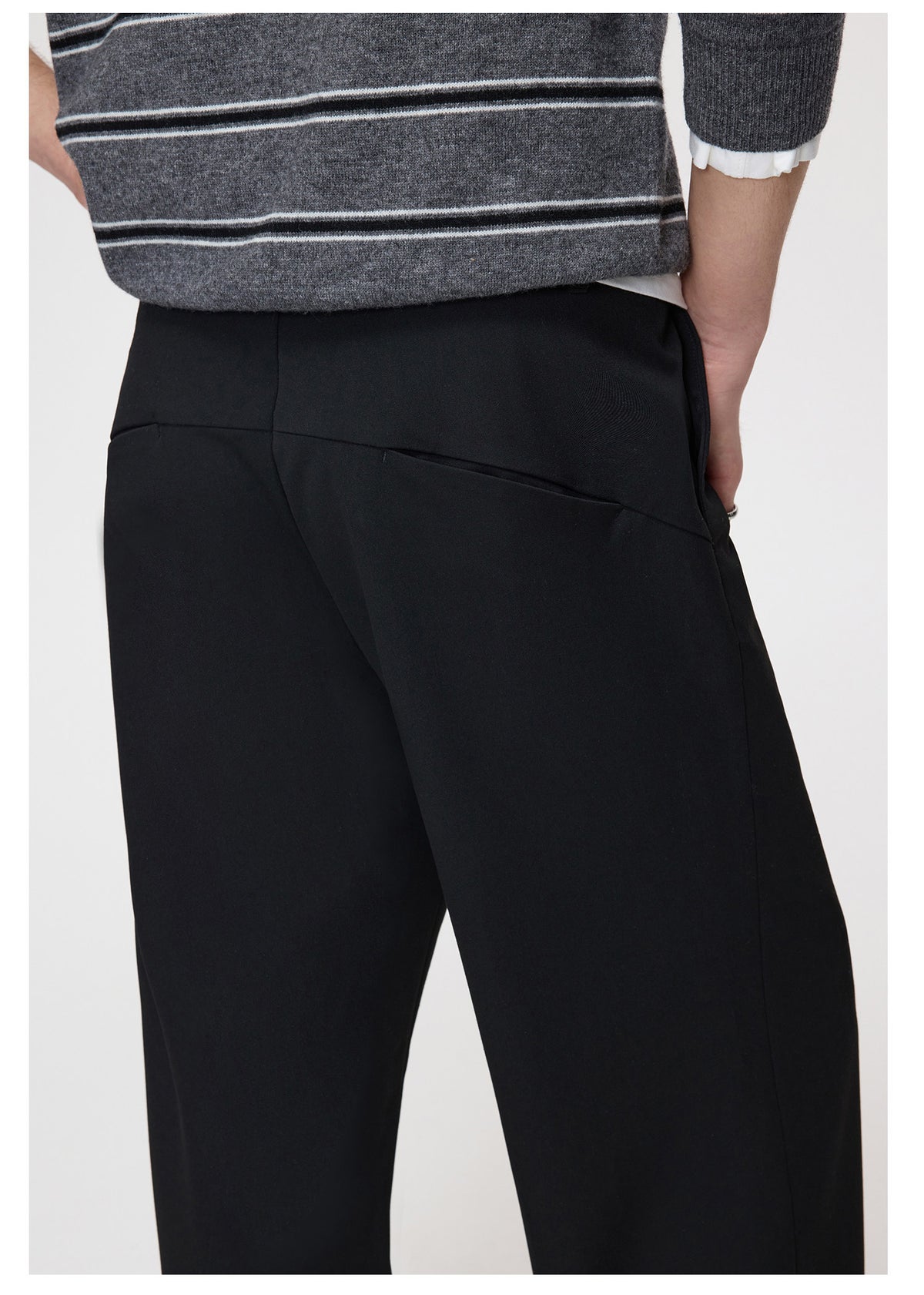 Slightly Loose-Fit Straight-Leg Casual Pants